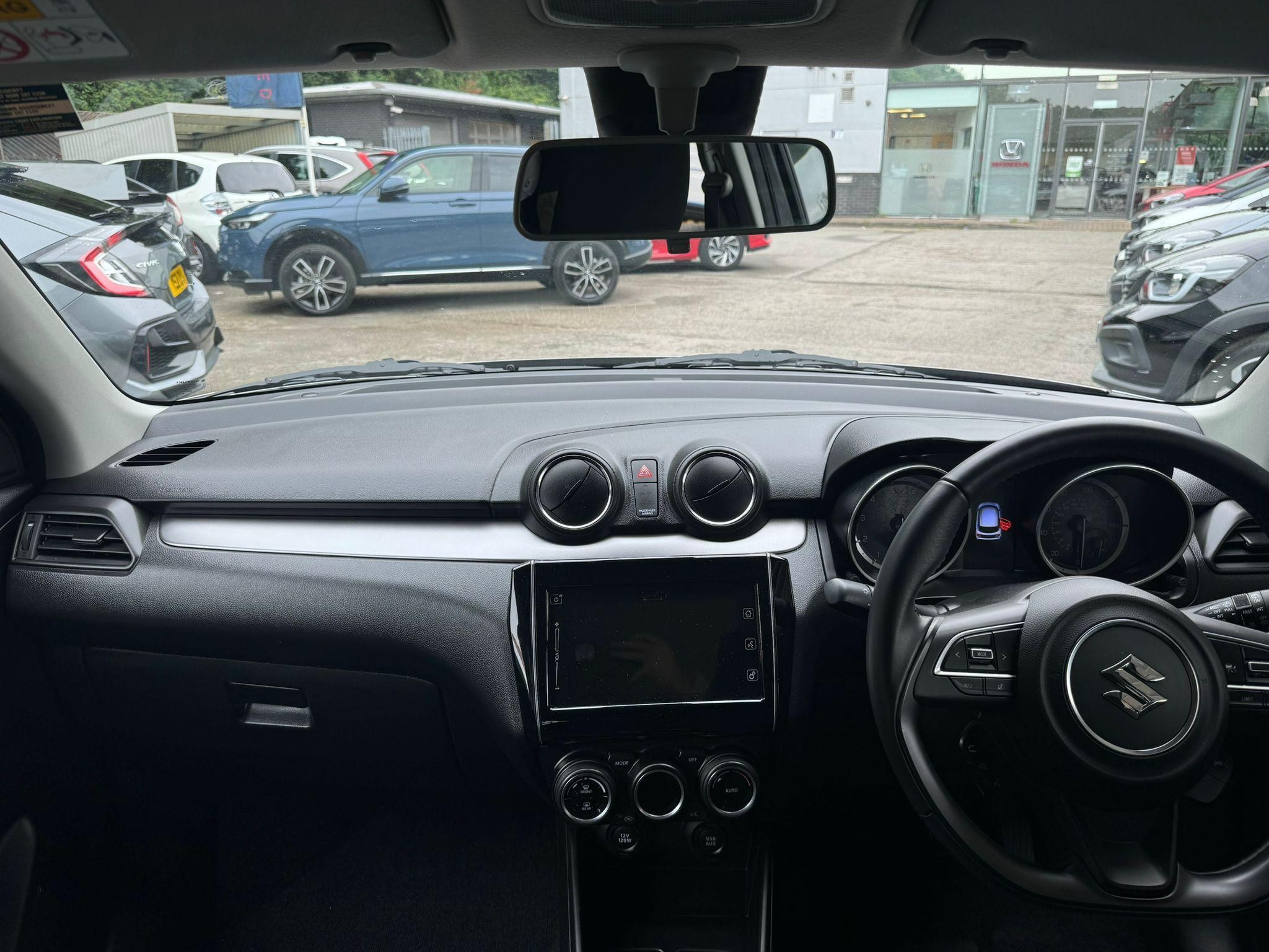 Suzuki Swift Image 11
