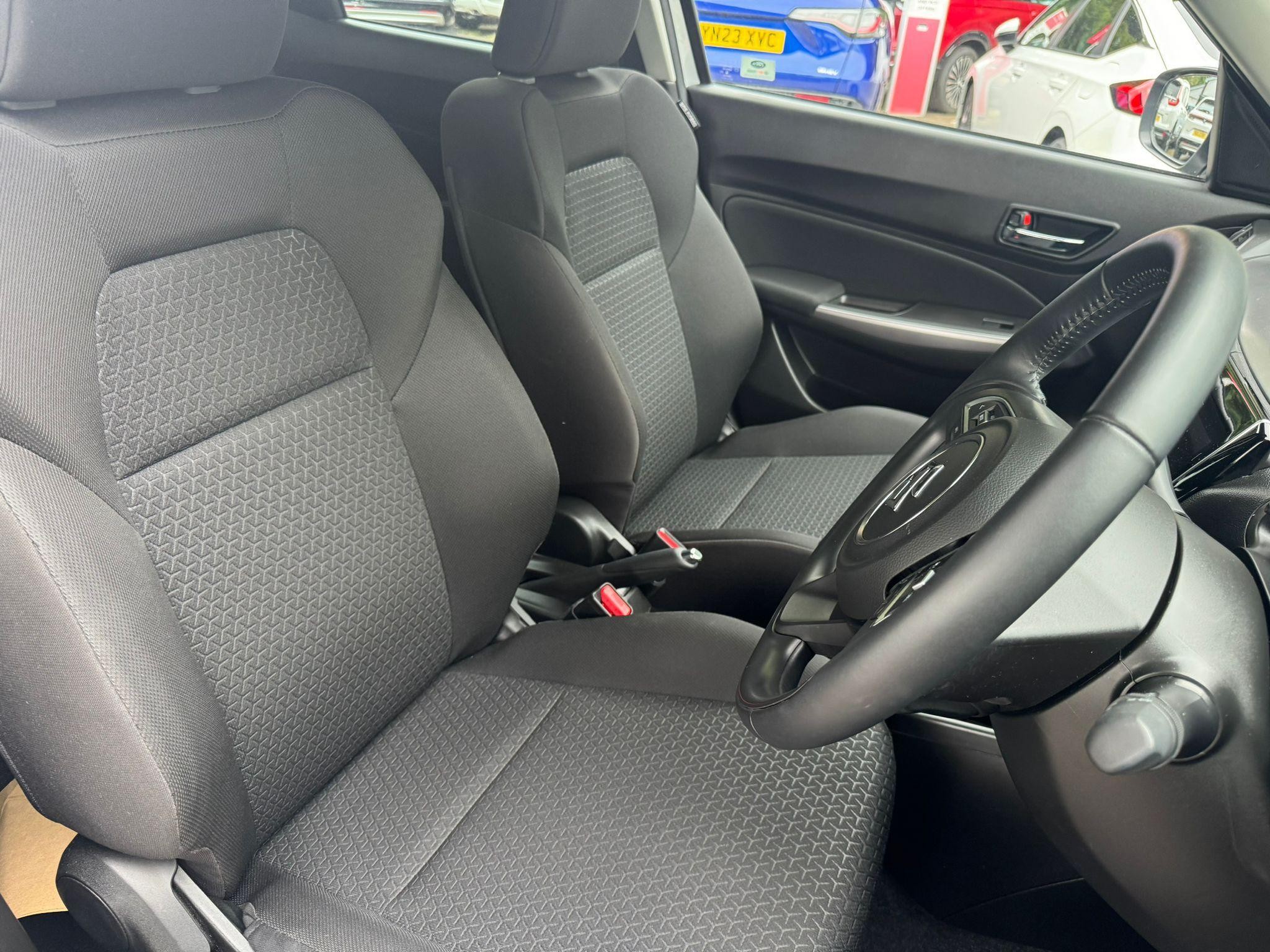 Suzuki Swift Image 14