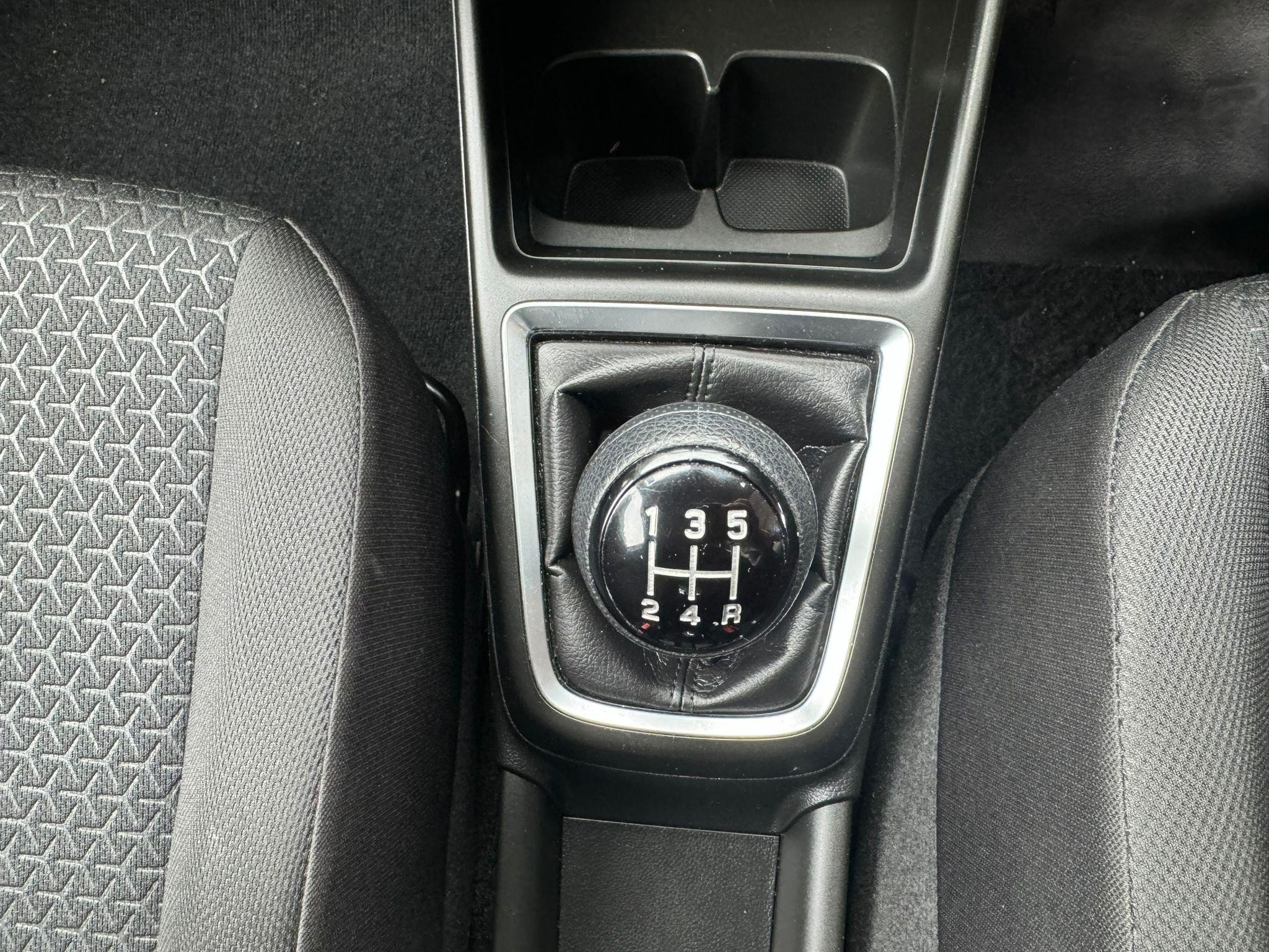 Suzuki Swift Image 17