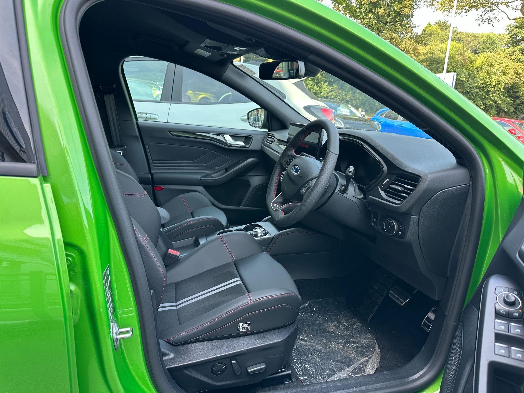Ford Focus Image 18