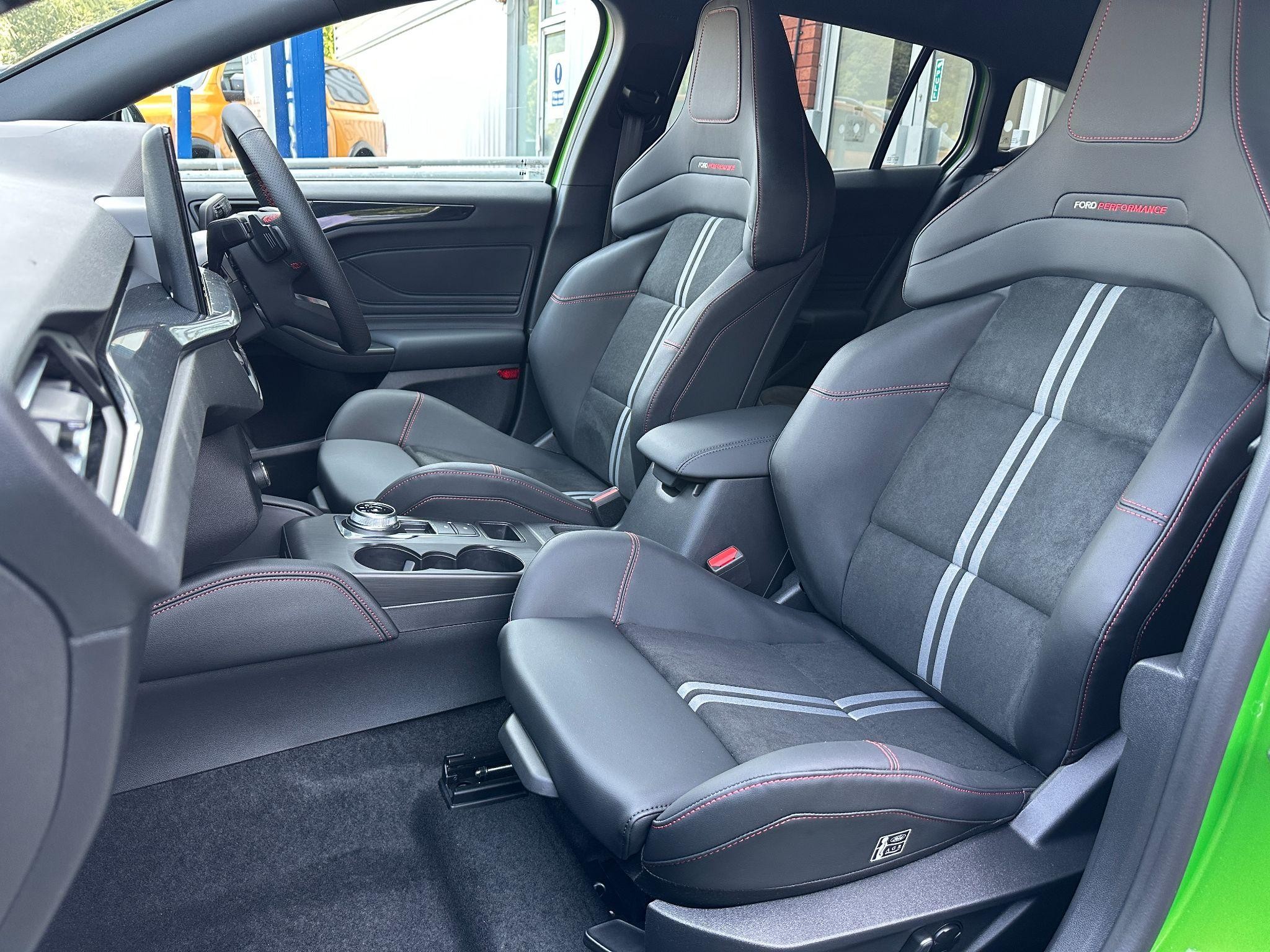 Ford Focus Image 30