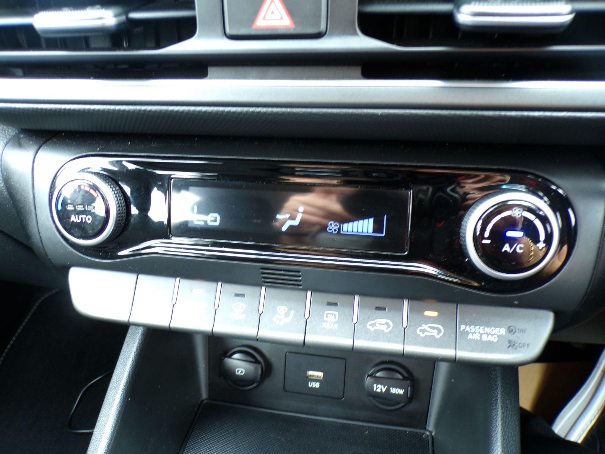 Hyundai KONA Image 12