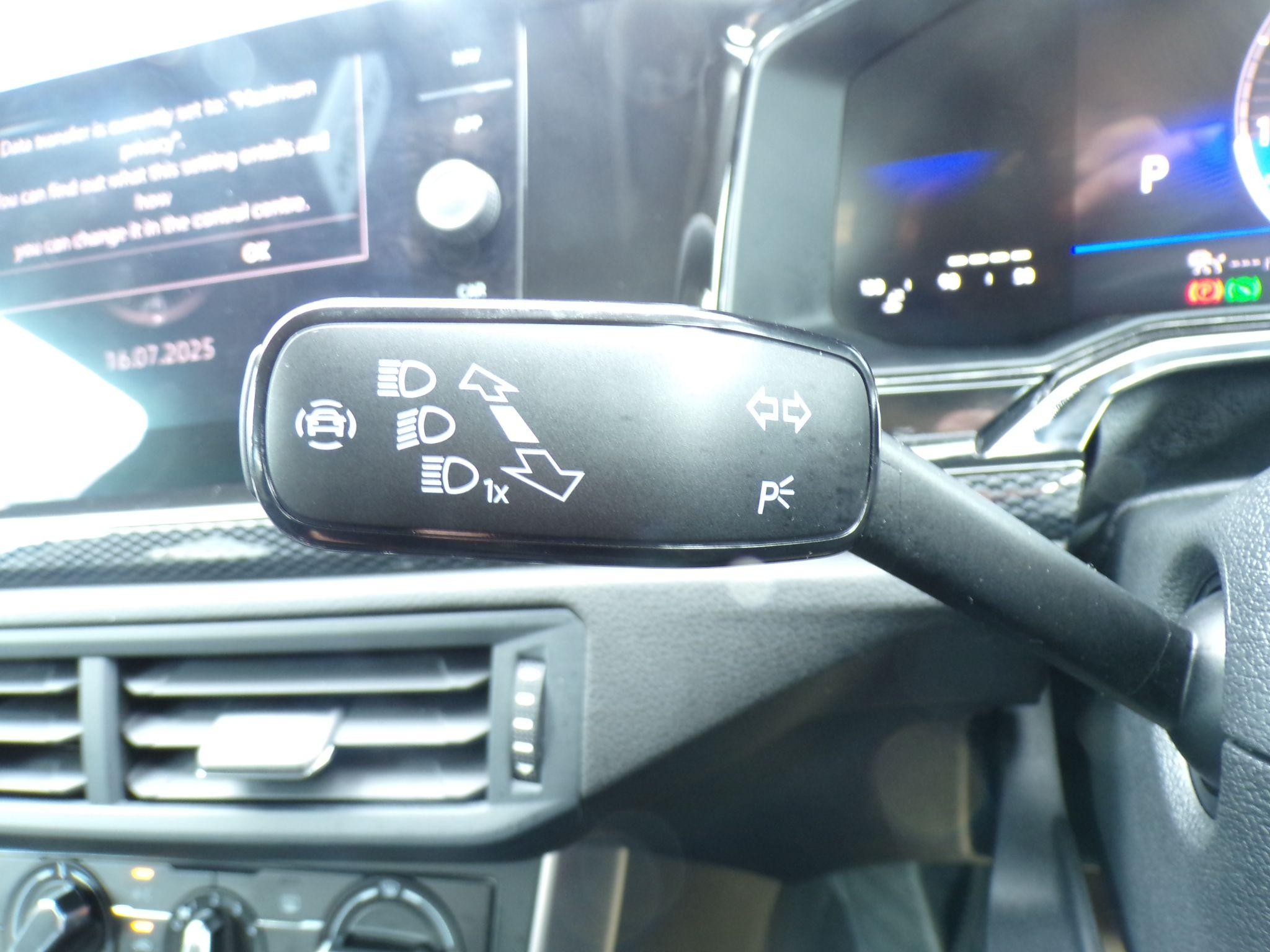 Volkswagen Polo Image 11