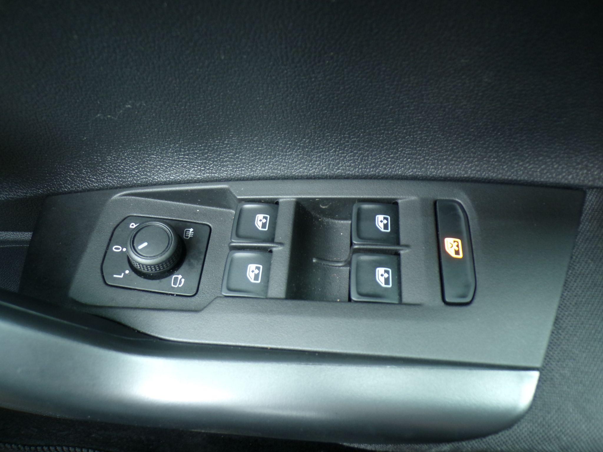 Volkswagen Polo Image 18