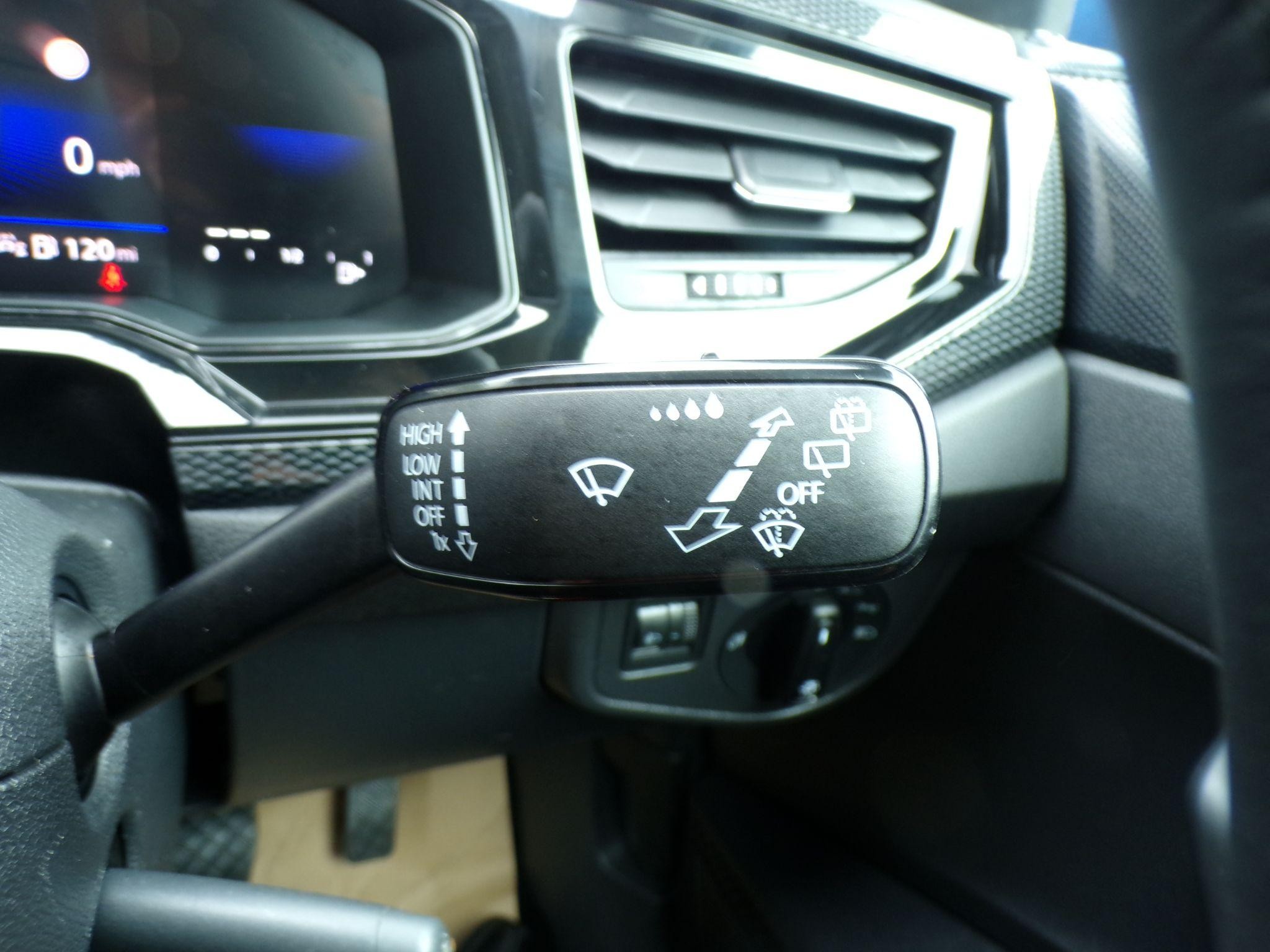Volkswagen Polo Image 23