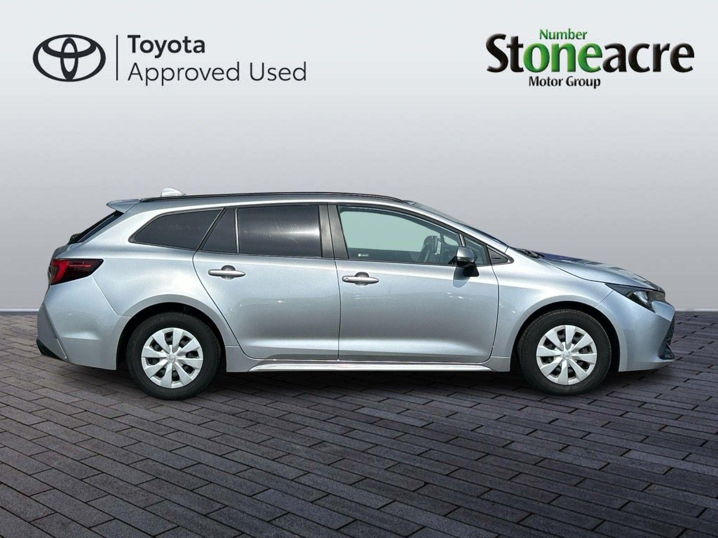 Toyota Corolla Commercial Image 4