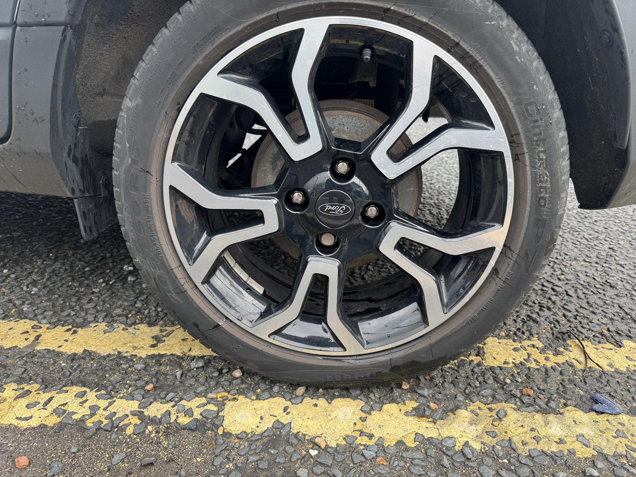 Ford EcoSport Image 13