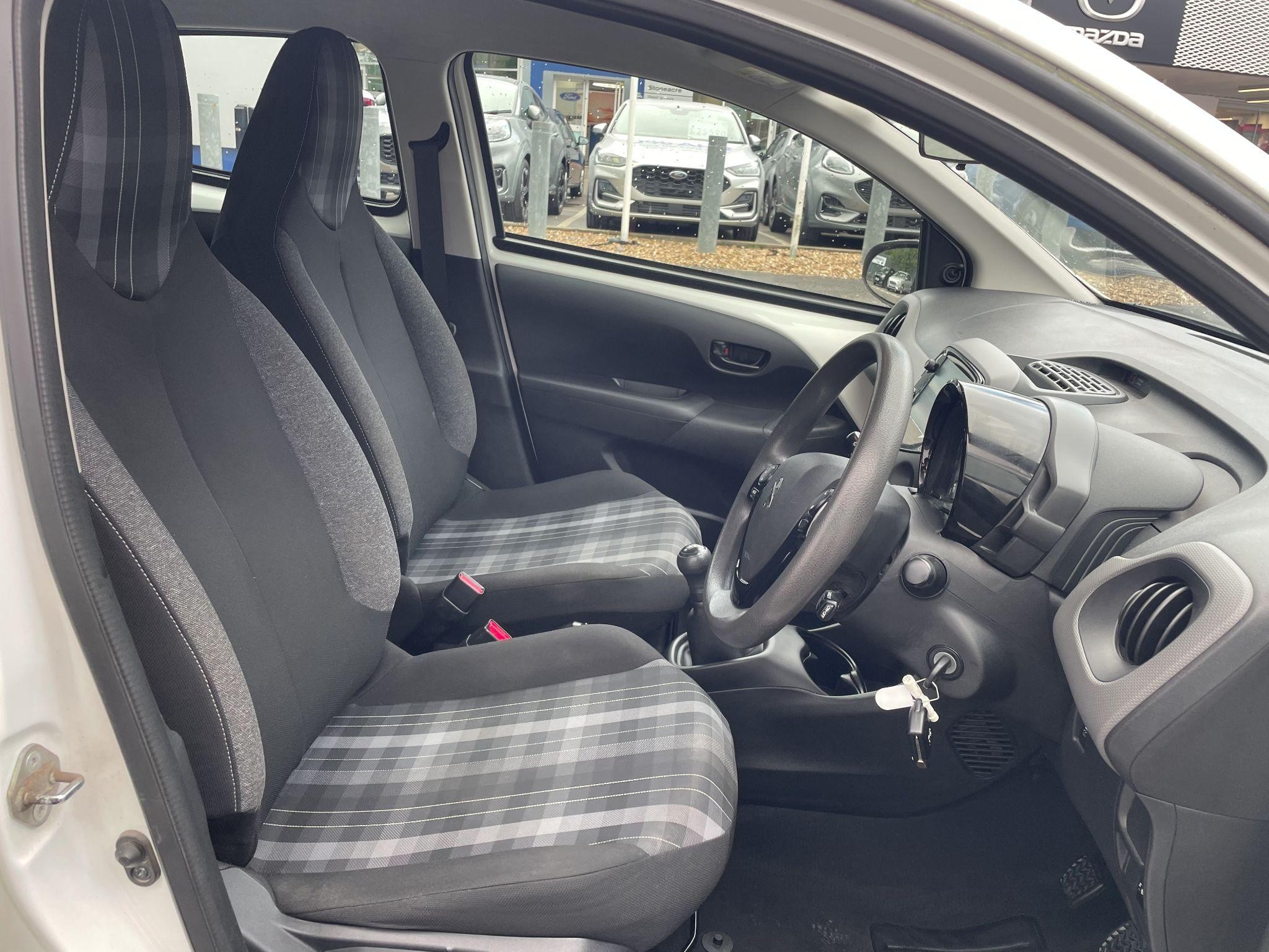 Peugeot 108 Image 9