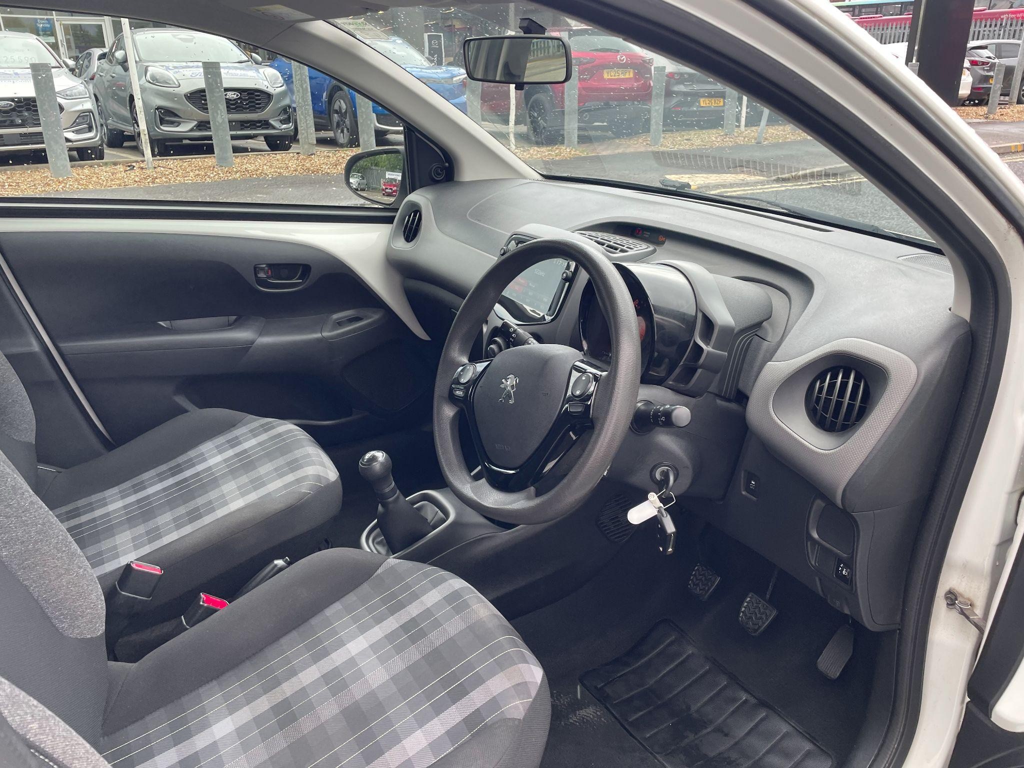 Peugeot 108 Image 10