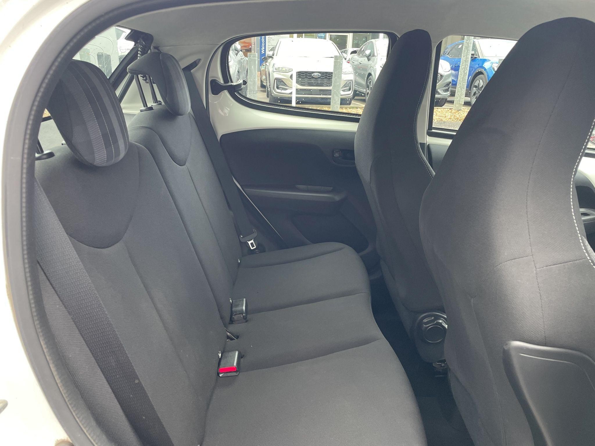 Peugeot 108 Image 12