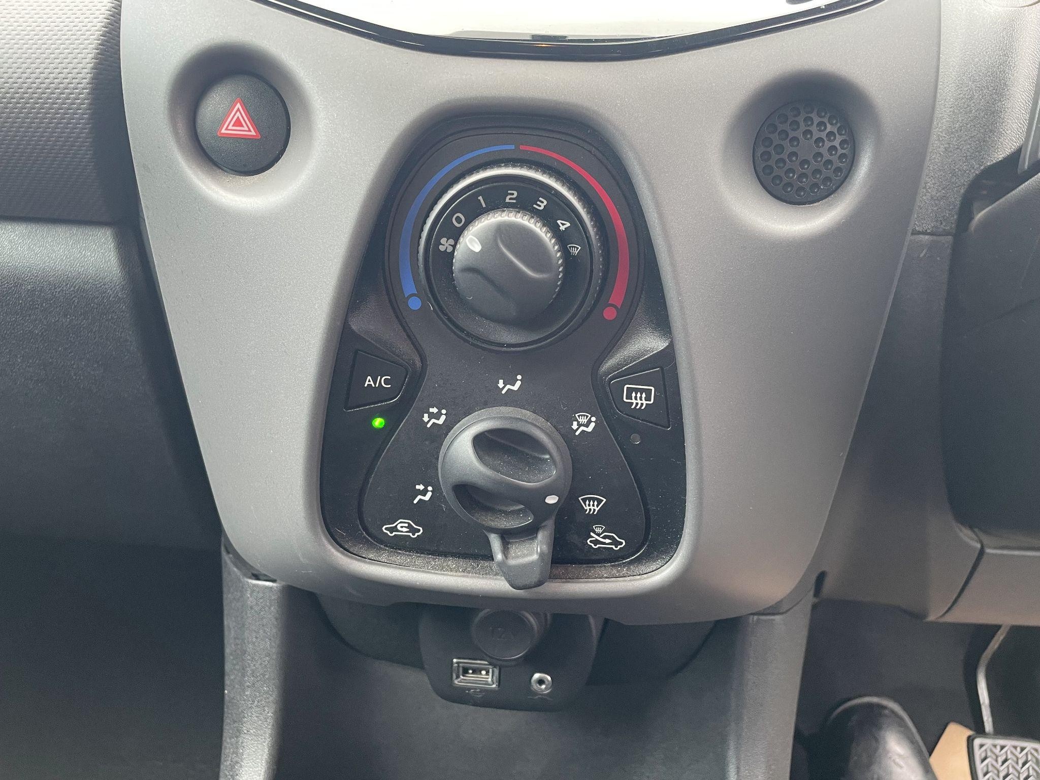 Peugeot 108 Image 21
