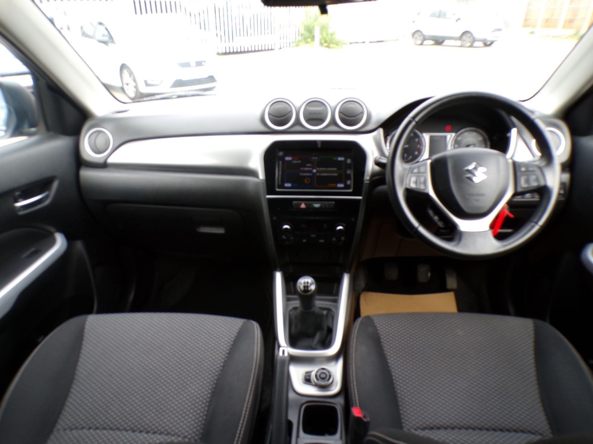 Suzuki Vitara Image 9