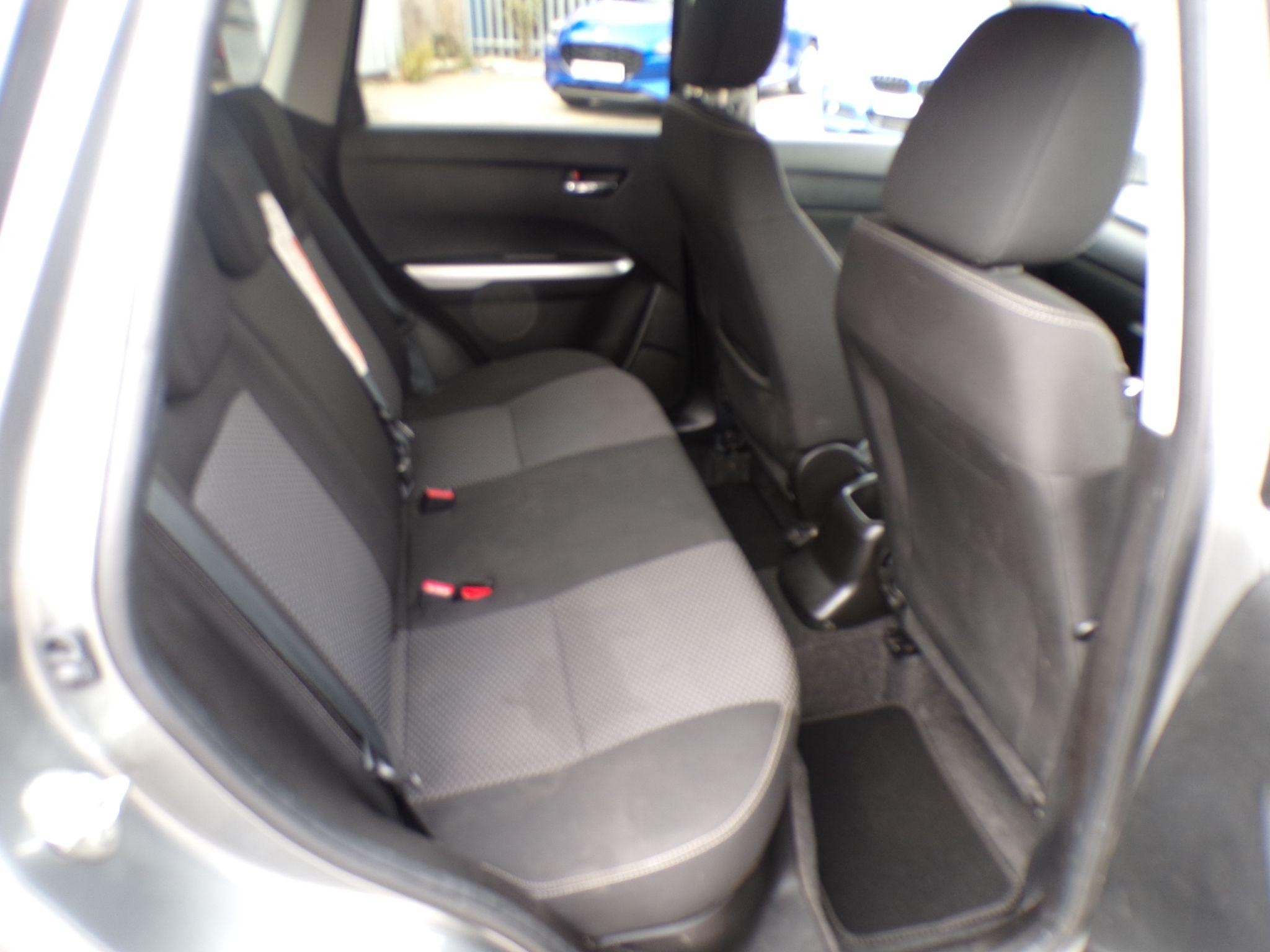 Suzuki Vitara Image 11