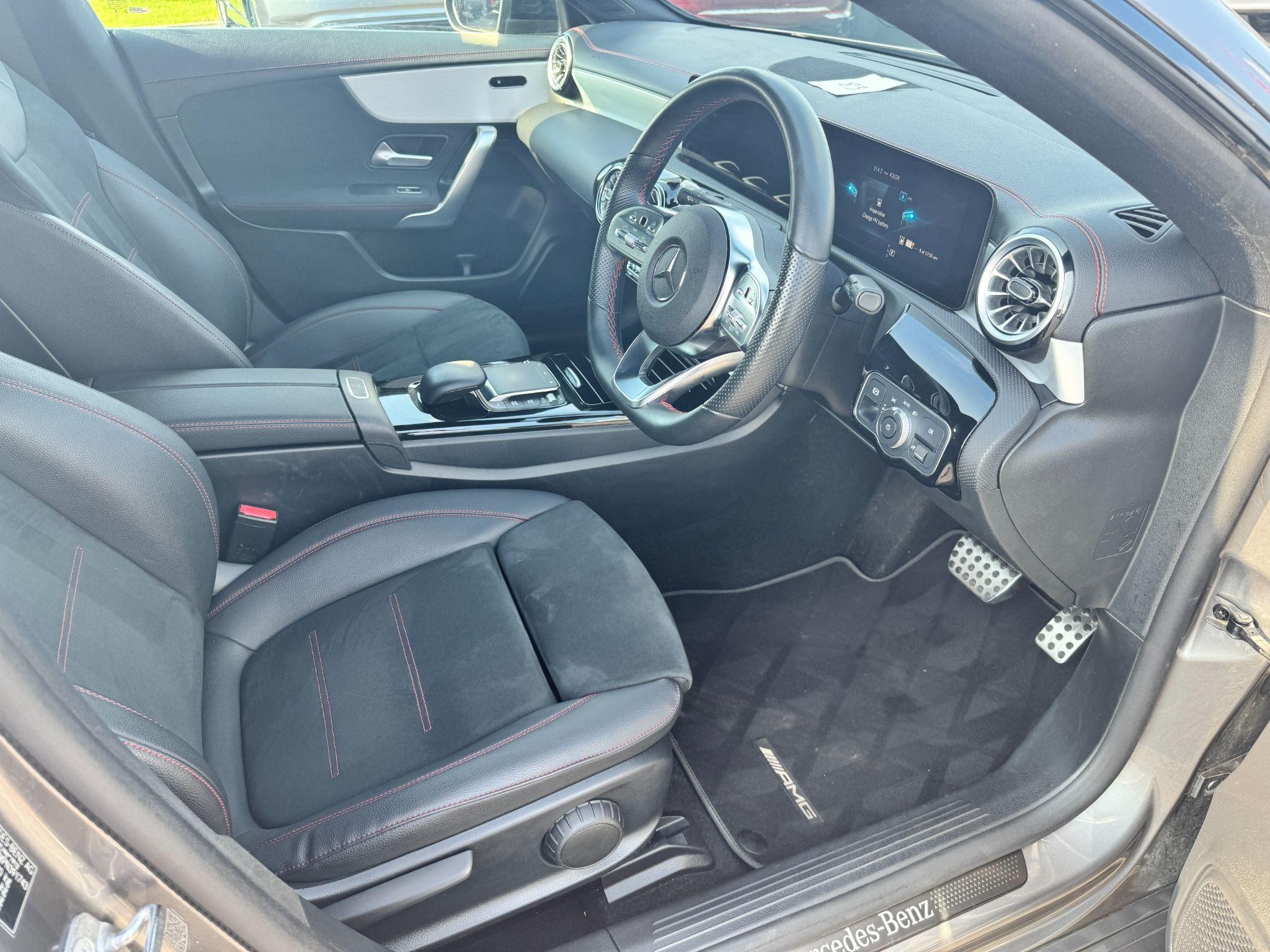 Mercedes-Benz CLA Image 11