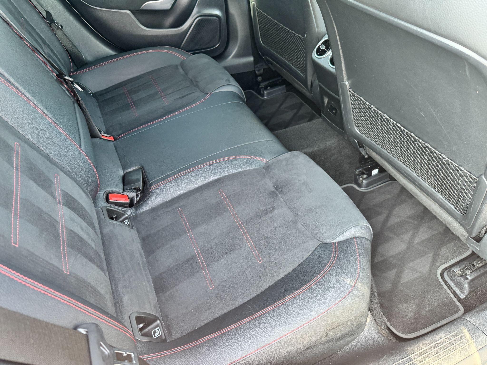 Mercedes-Benz CLA Image 12