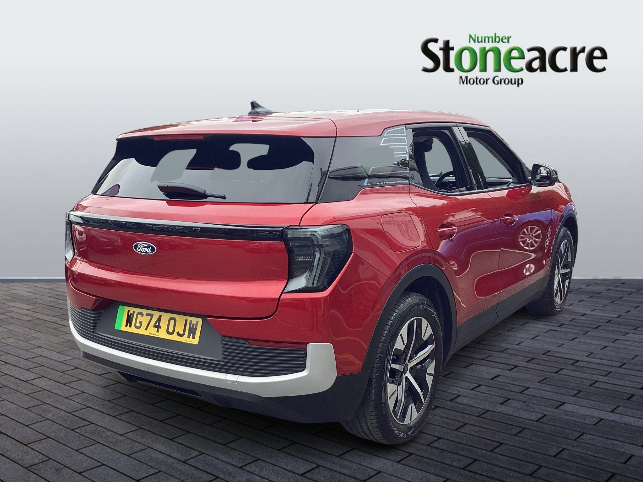 Ford Explorer Image 3
