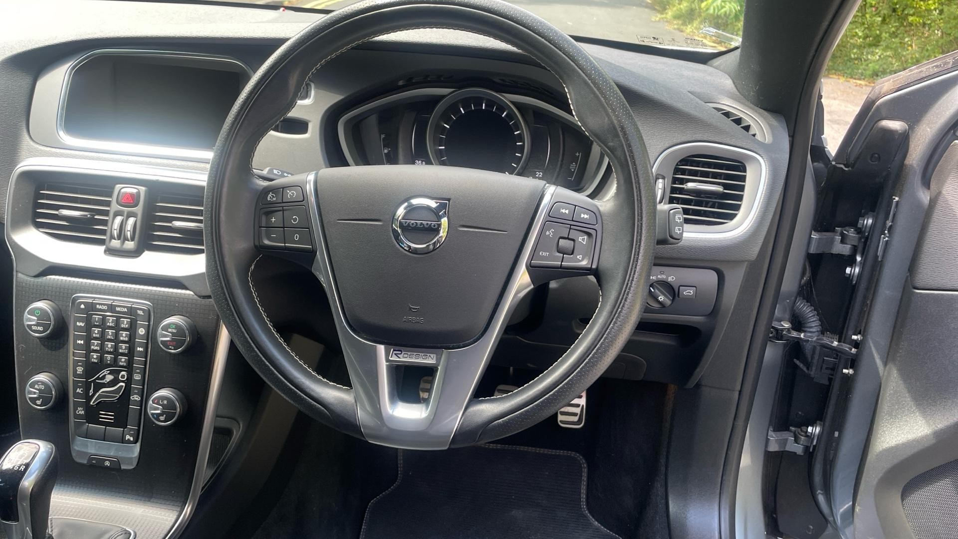 Volvo V40 Image 10