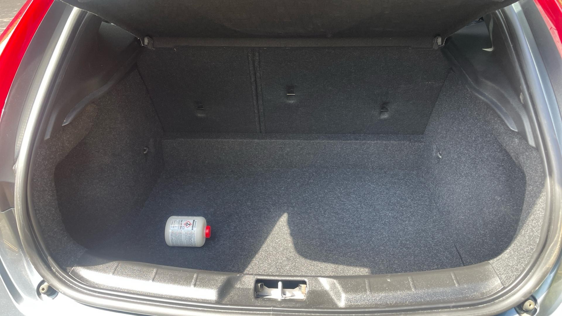 Volvo V40 Image 13