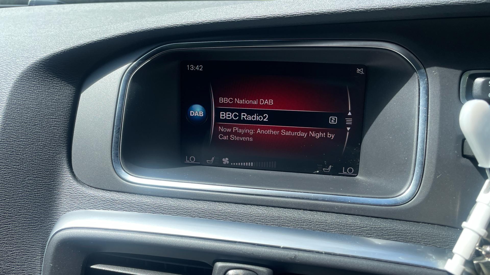 Volvo V40 Image 15