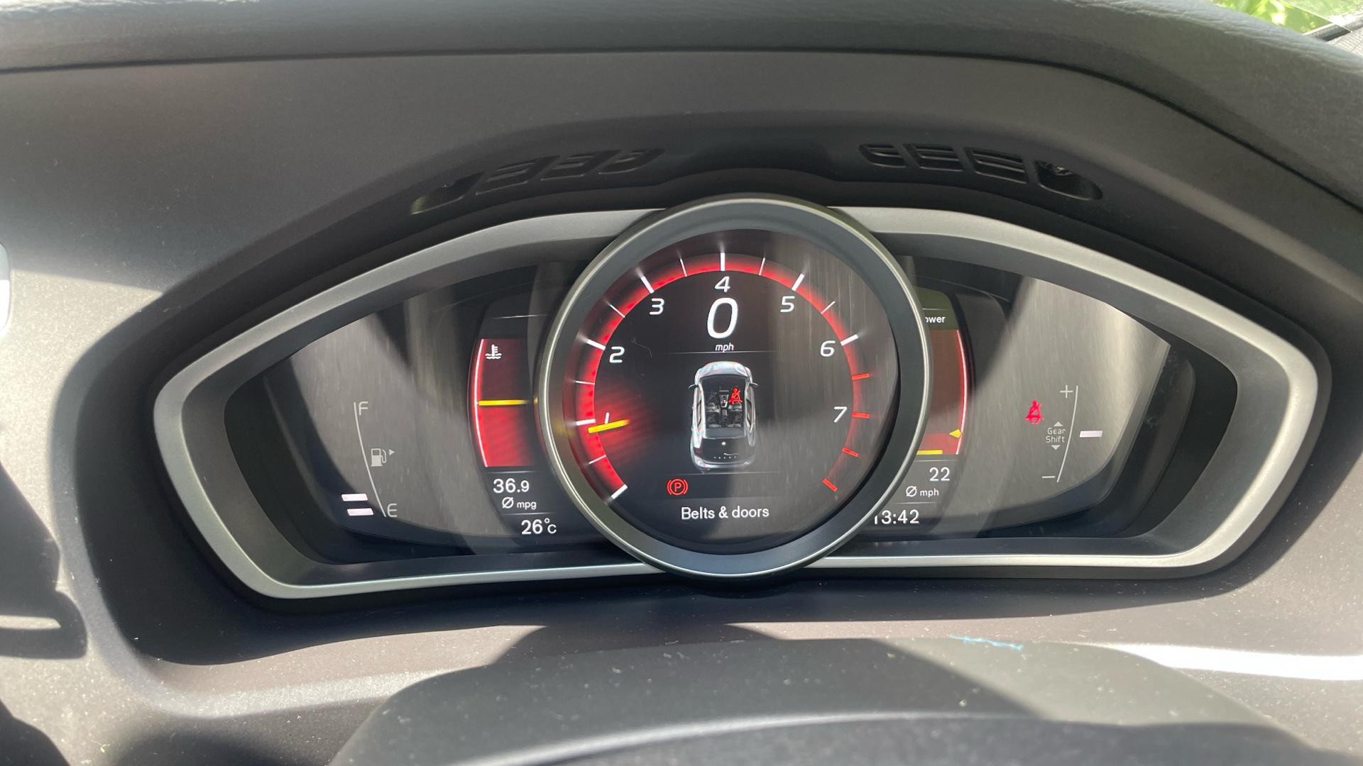 Volvo V40 Image 16