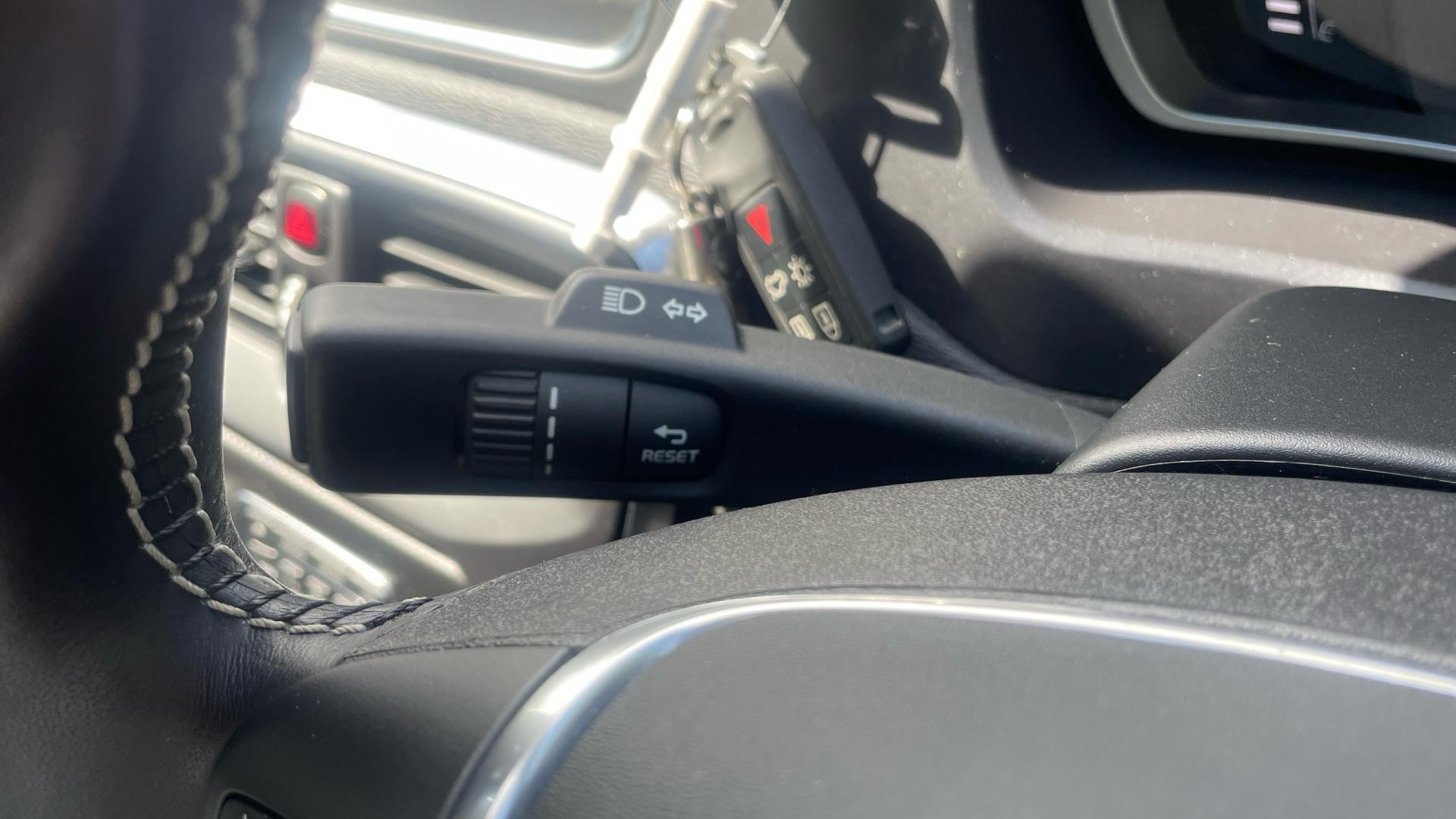 Volvo V40 Image 18