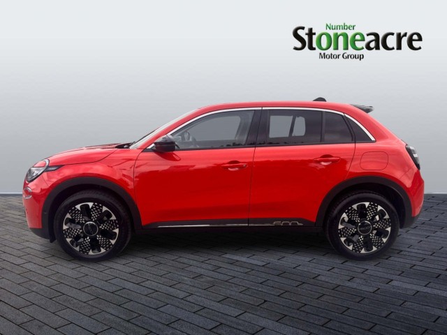 Fiat 600 1.2 MHEV La Prima e-DCT Euro 6 (s/s) 5dr SV25FNN Image 1