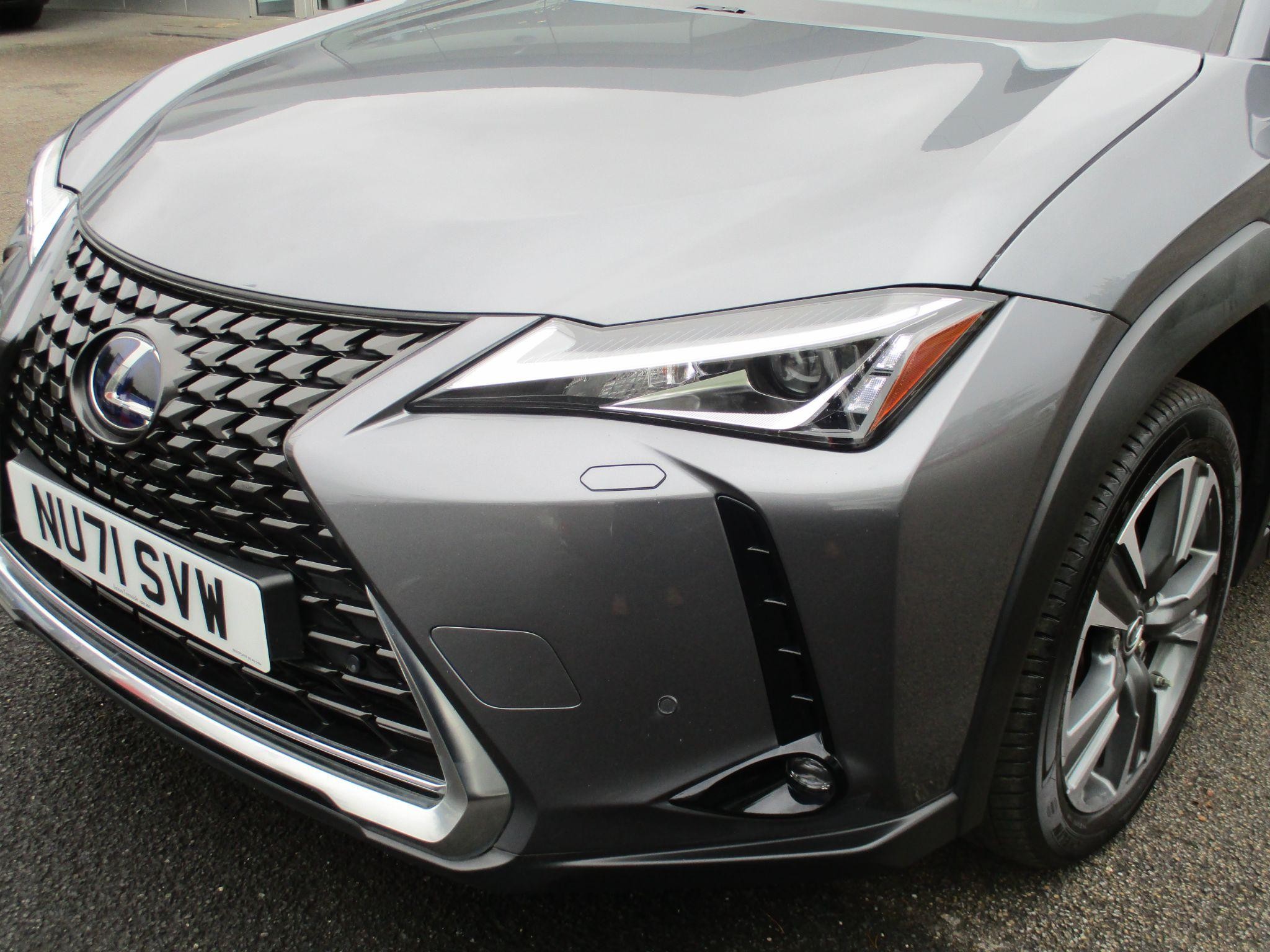 Lexus UX Image 21