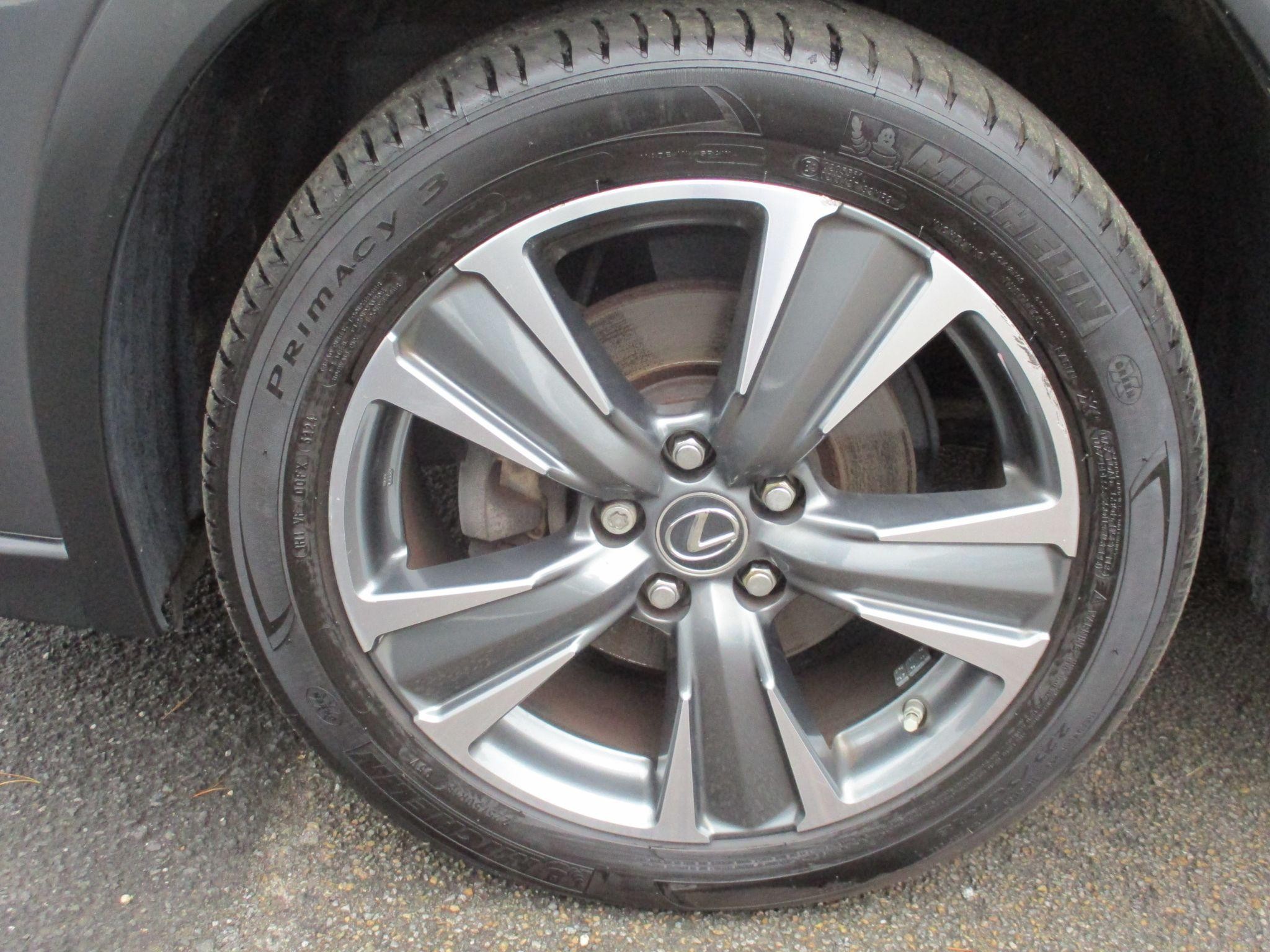 Lexus UX Image 22