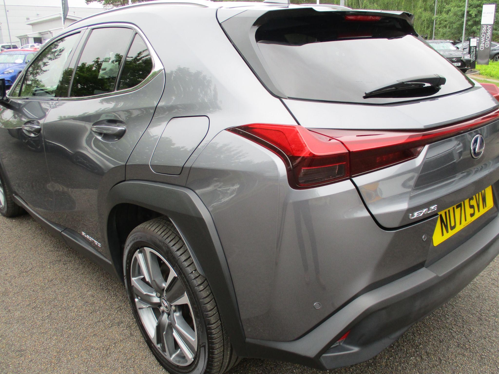 Lexus UX Image 25