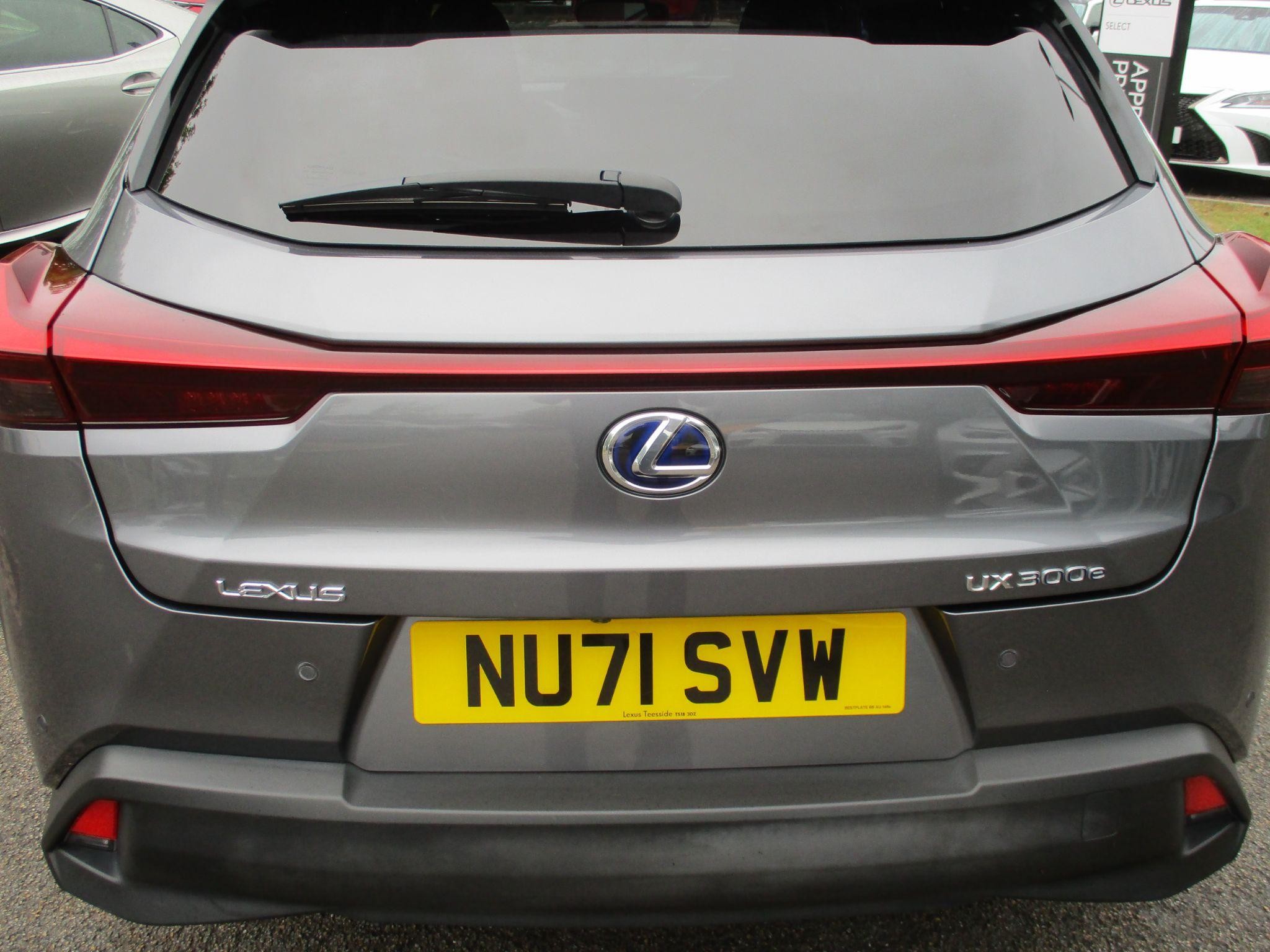Lexus UX Image 26