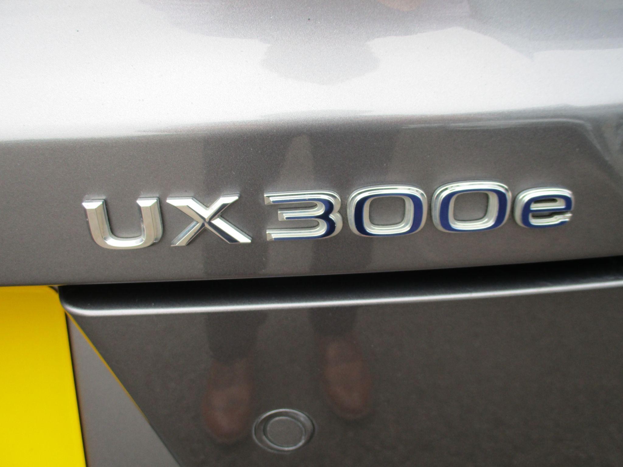 Lexus UX Image 27