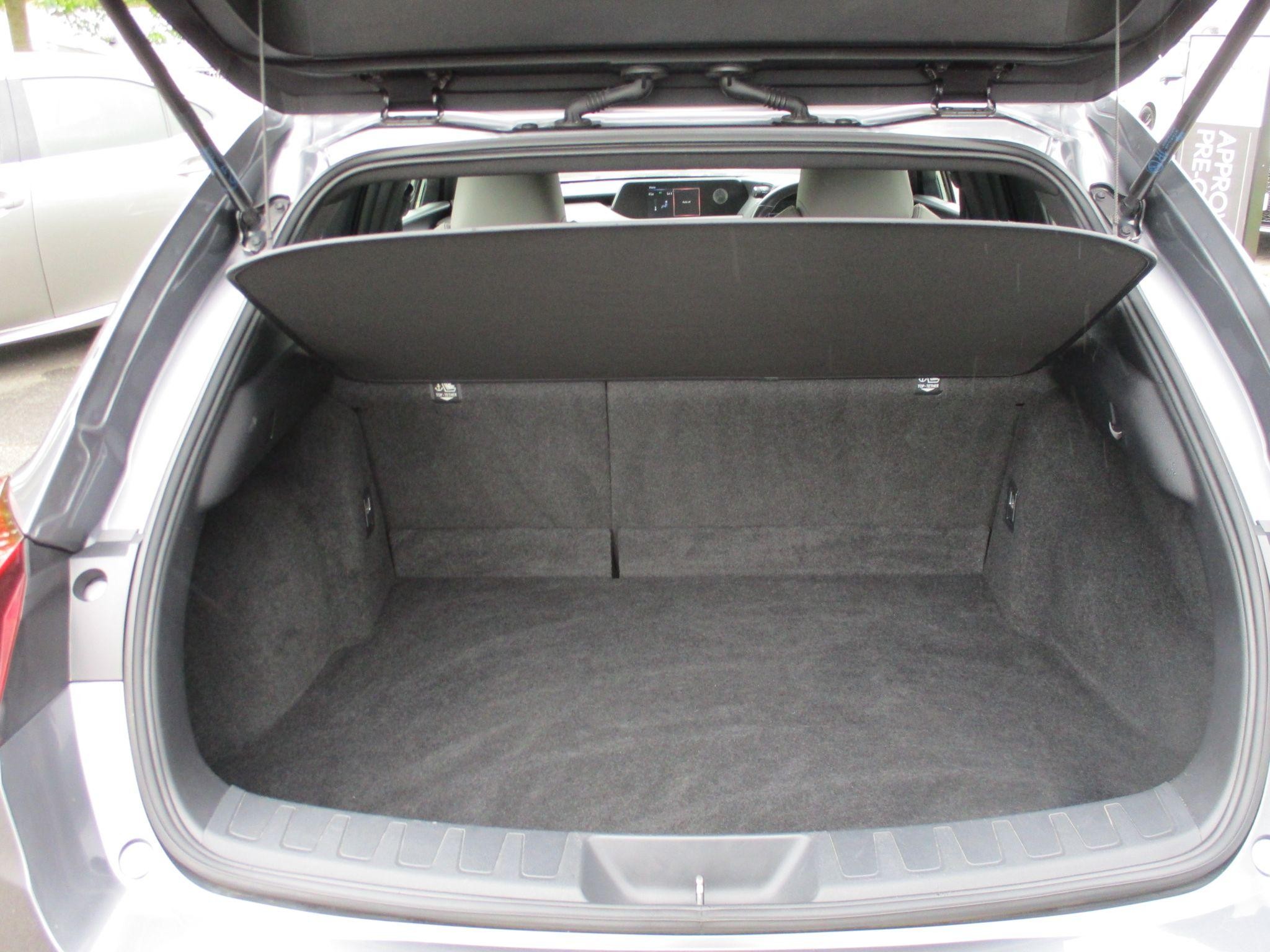 Lexus UX Image 28