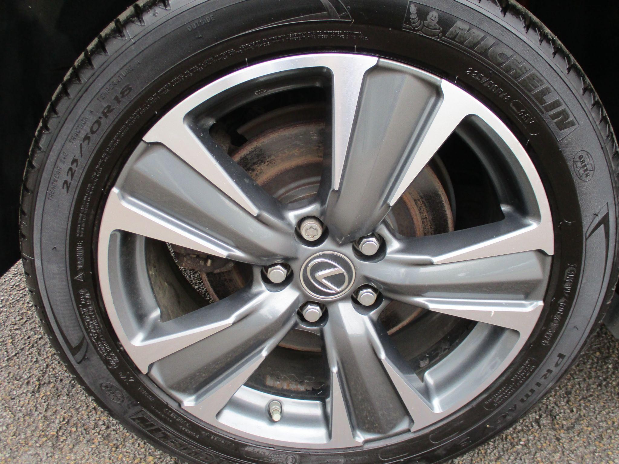 Lexus UX Image 30