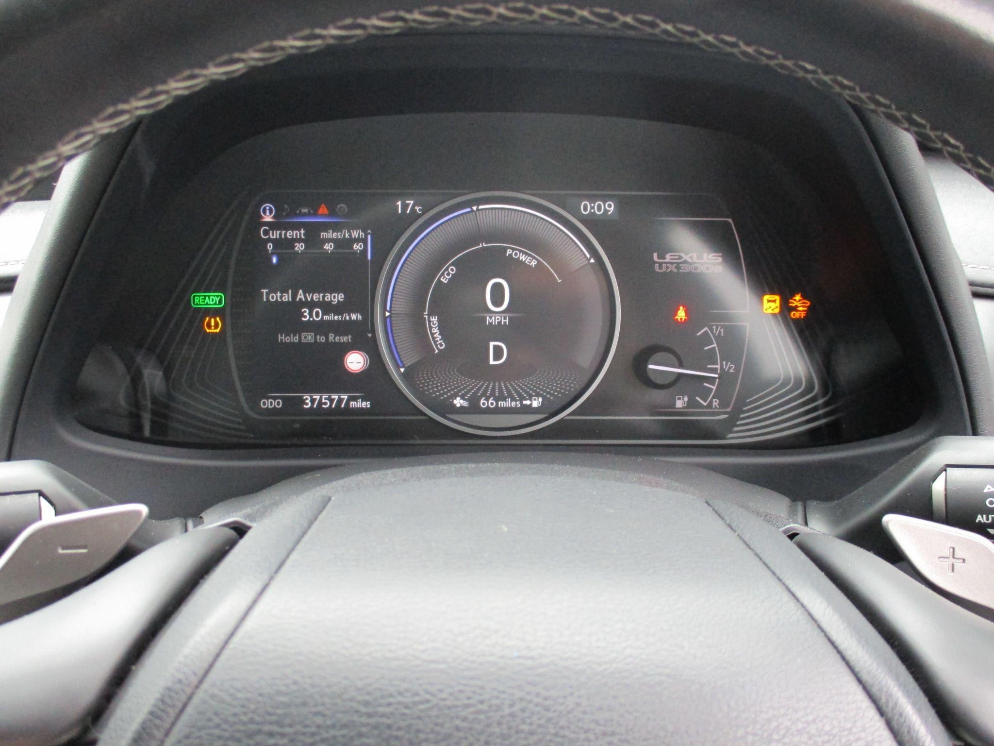 Lexus UX Image 36