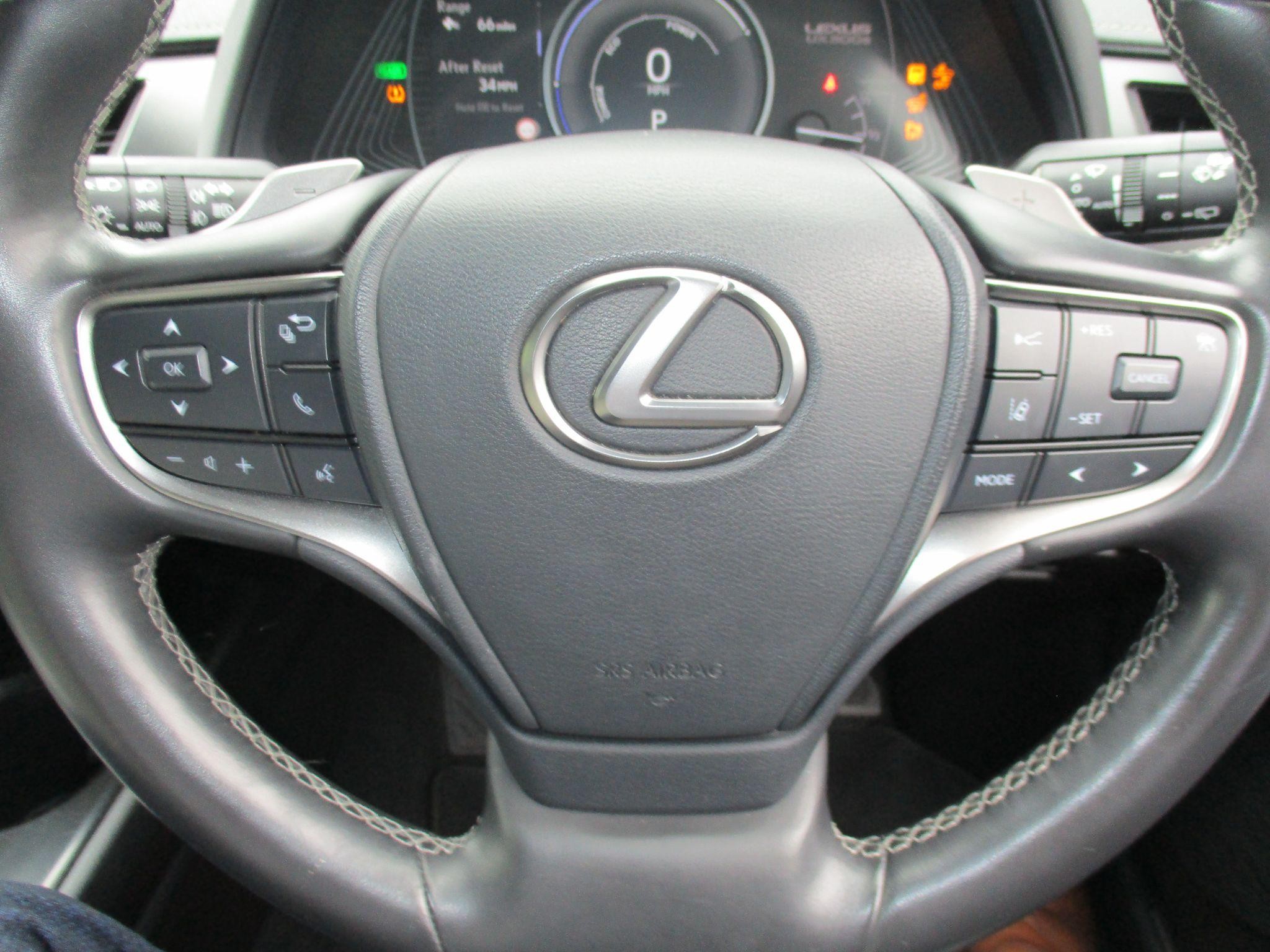 Lexus UX Image 42