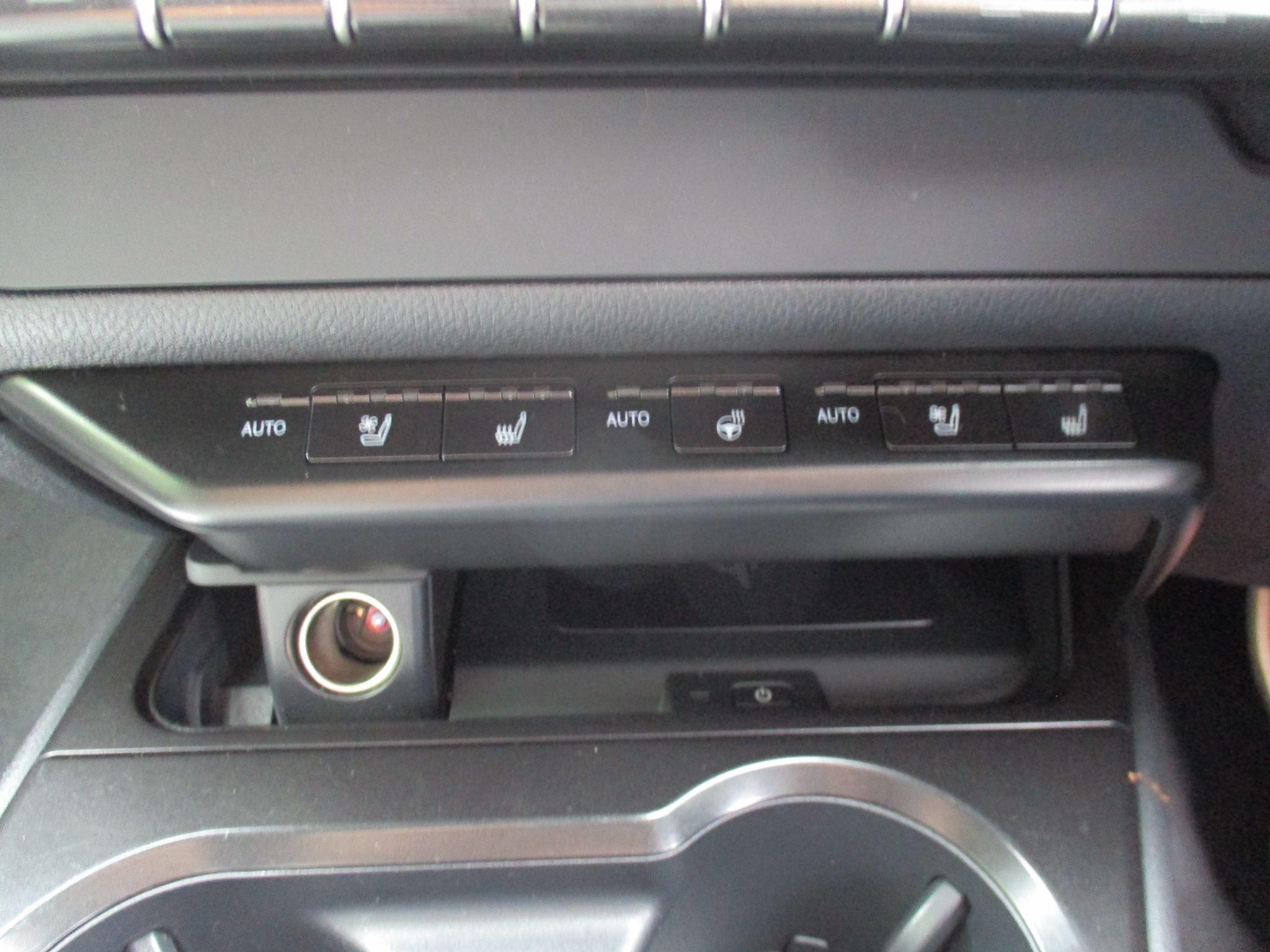 Lexus UX Image 47