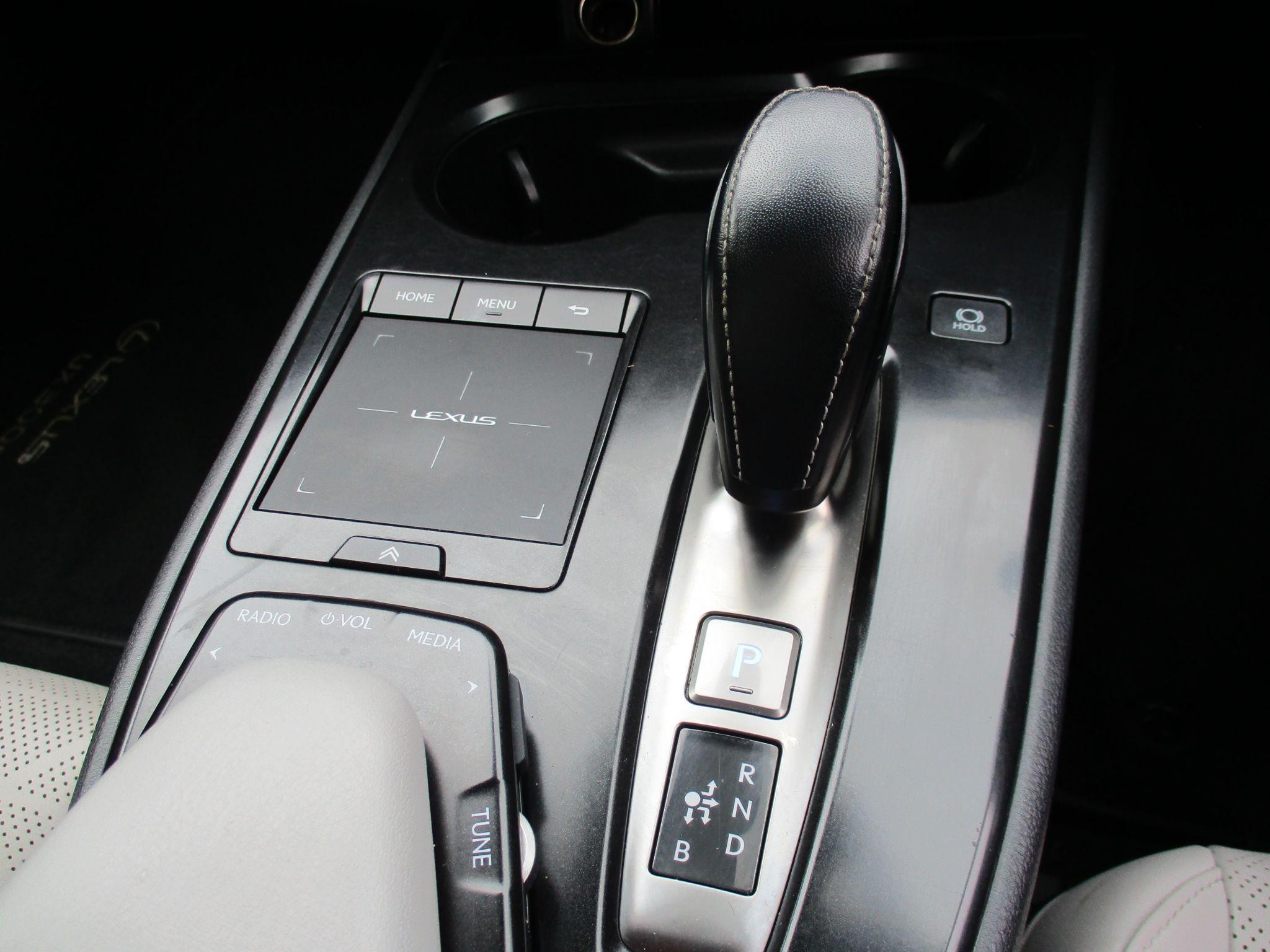 Lexus UX Image 49