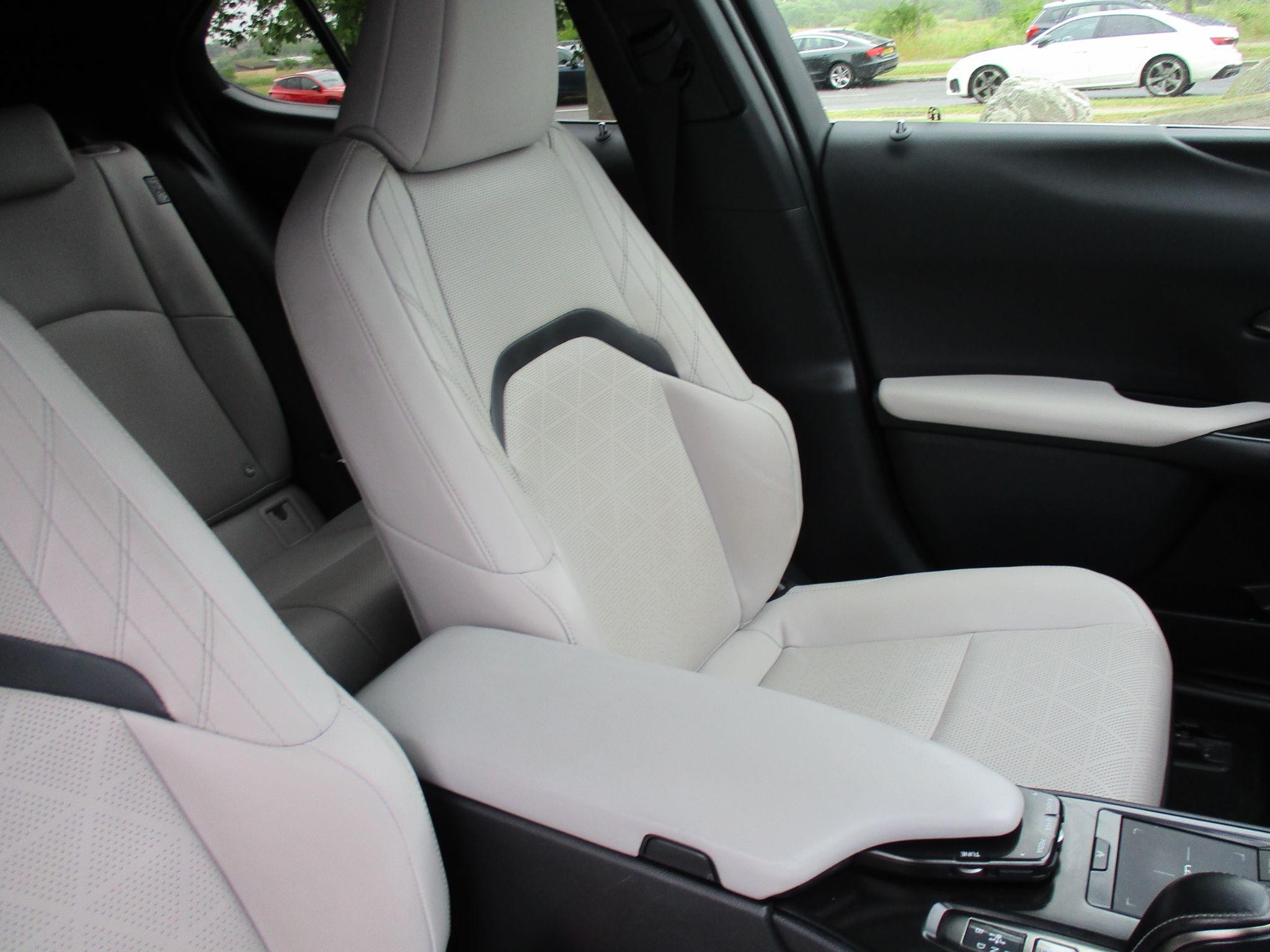 Lexus UX Image 53