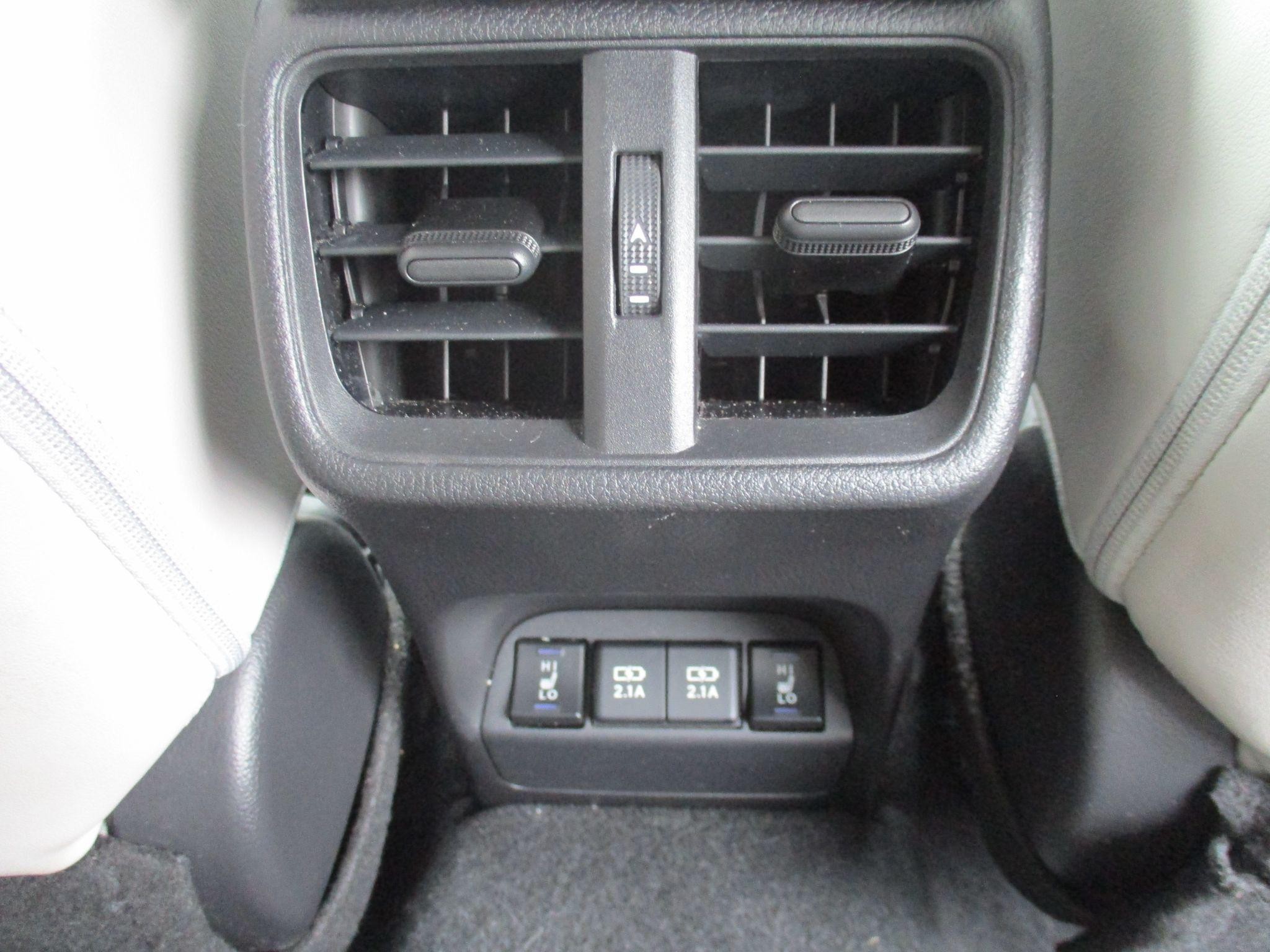 Lexus UX Image 59