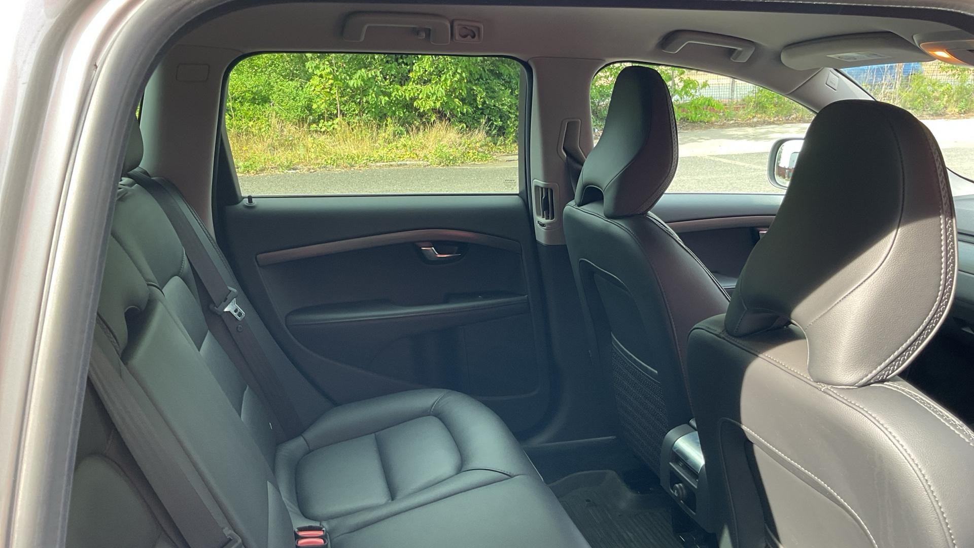 Volvo XC70 Image 6