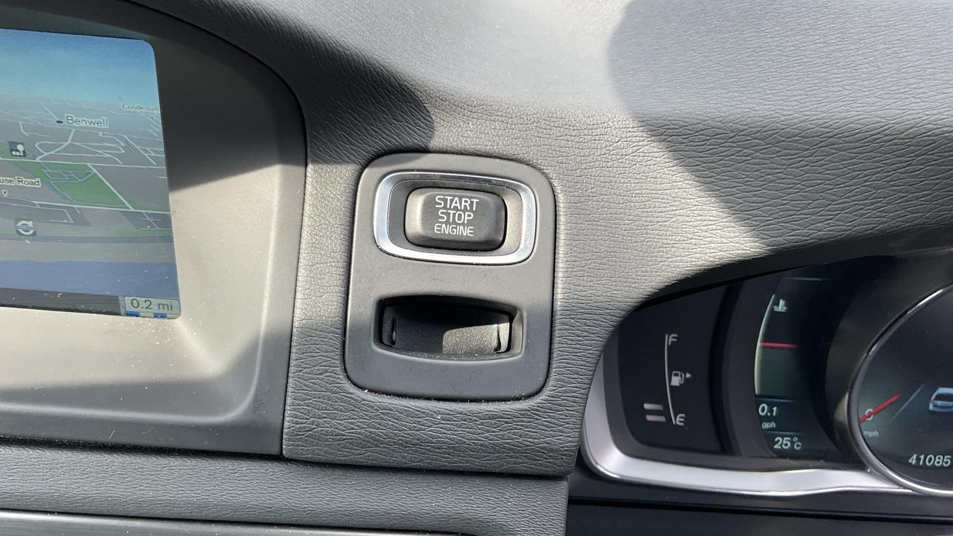 Volvo XC70 Image 26
