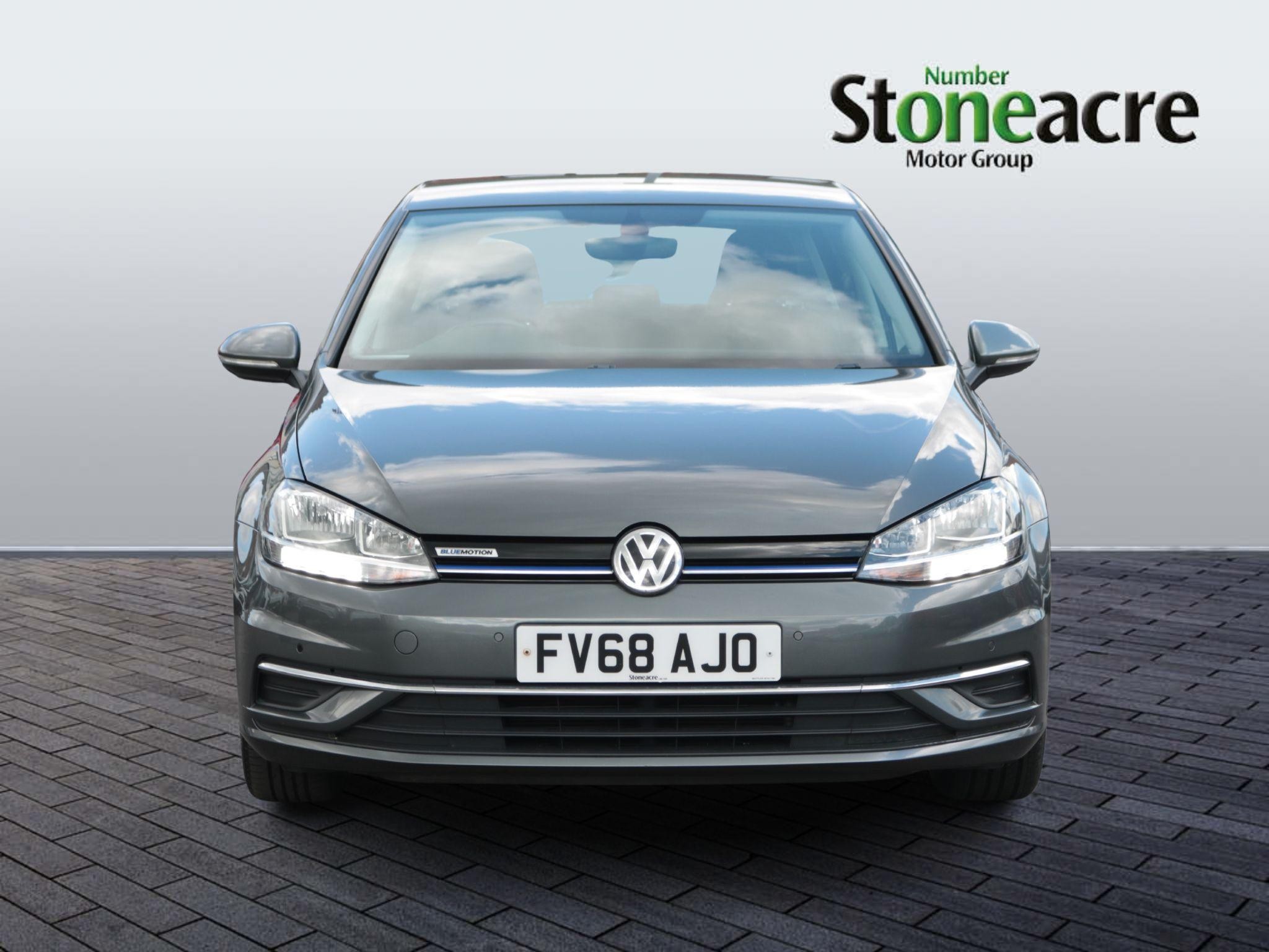Volkswagen Golf Image 8