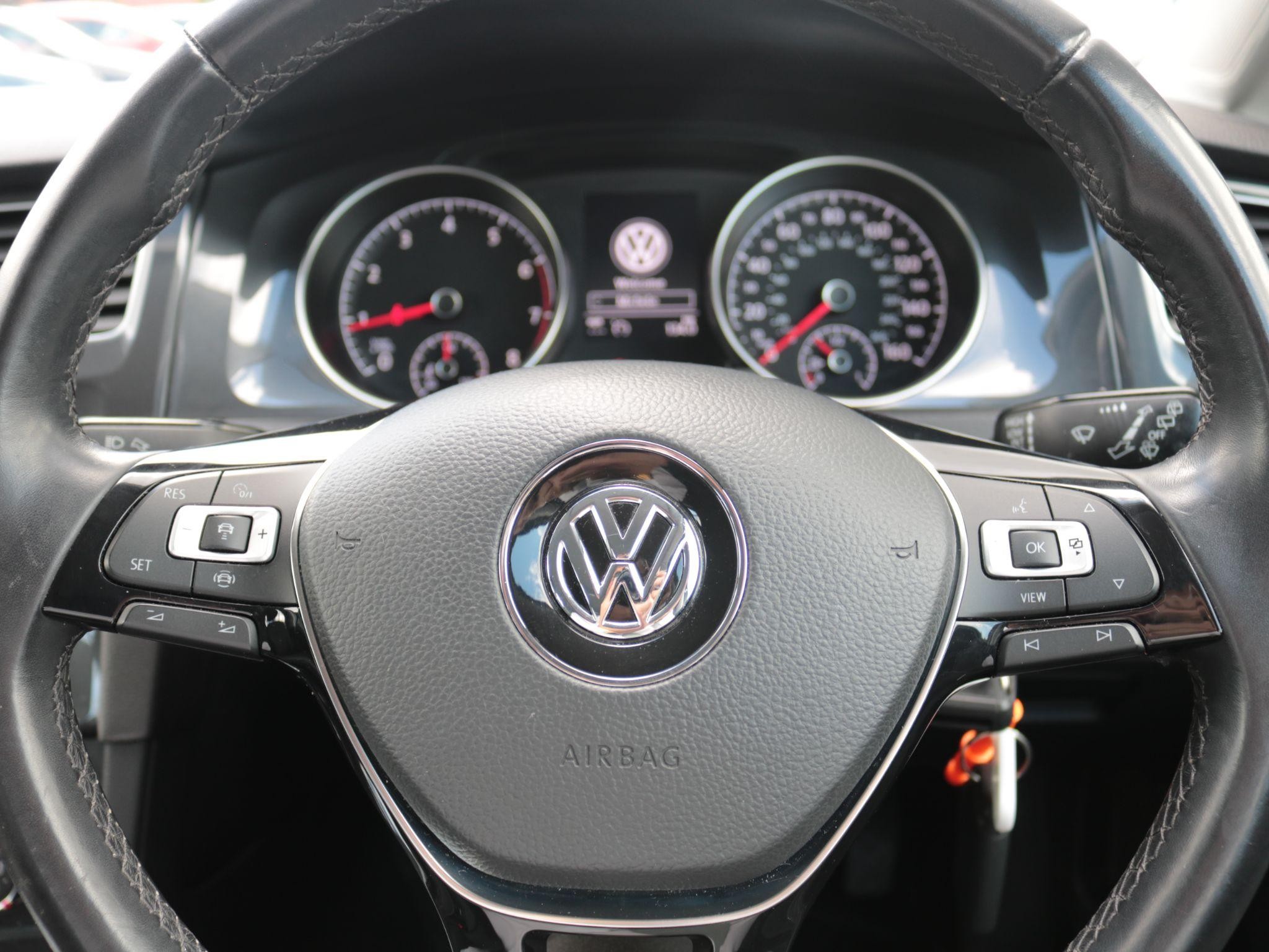 Volkswagen Golf Image 15
