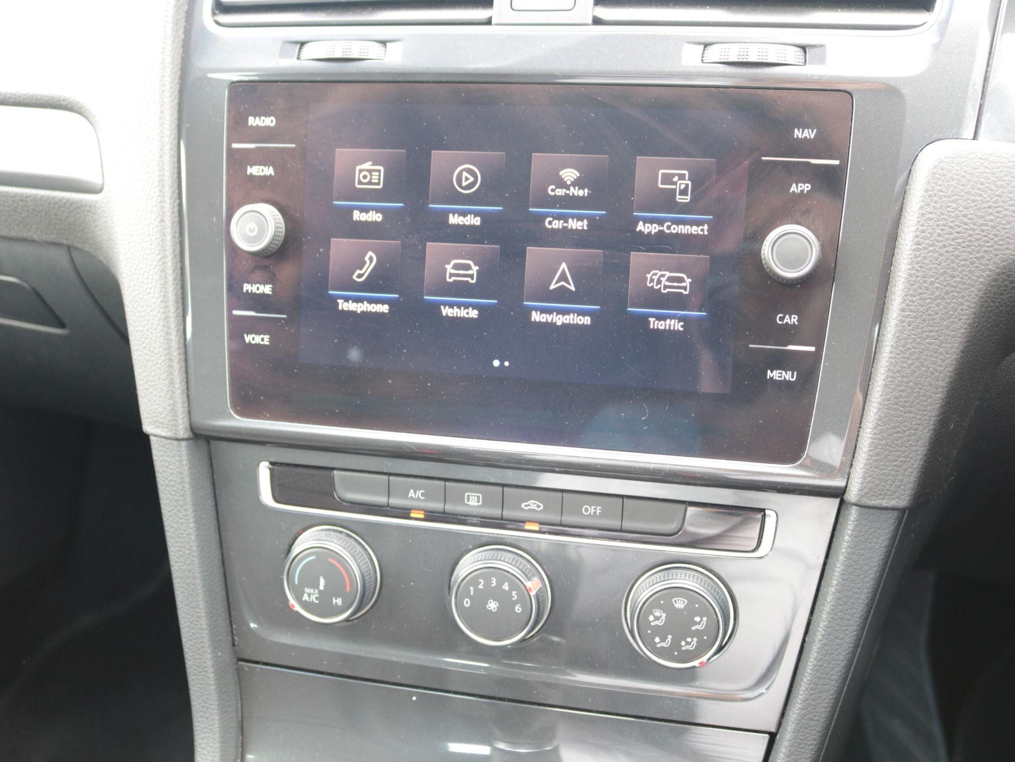 Volkswagen Golf Image 16