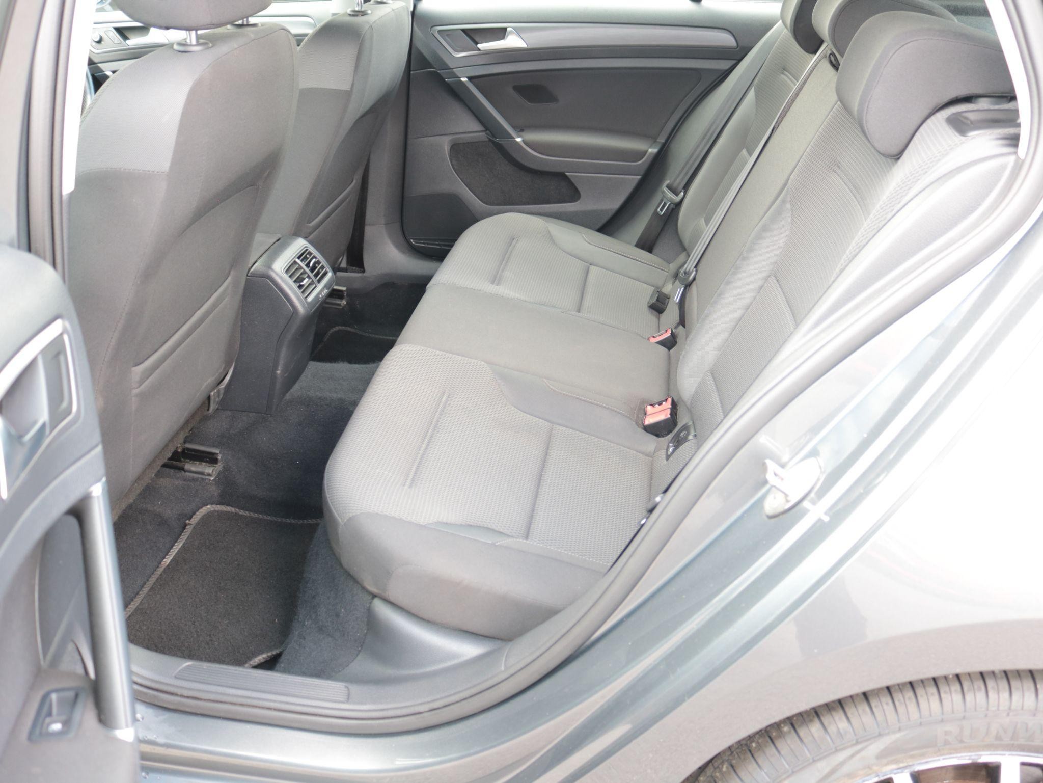 Volkswagen Golf Image 22