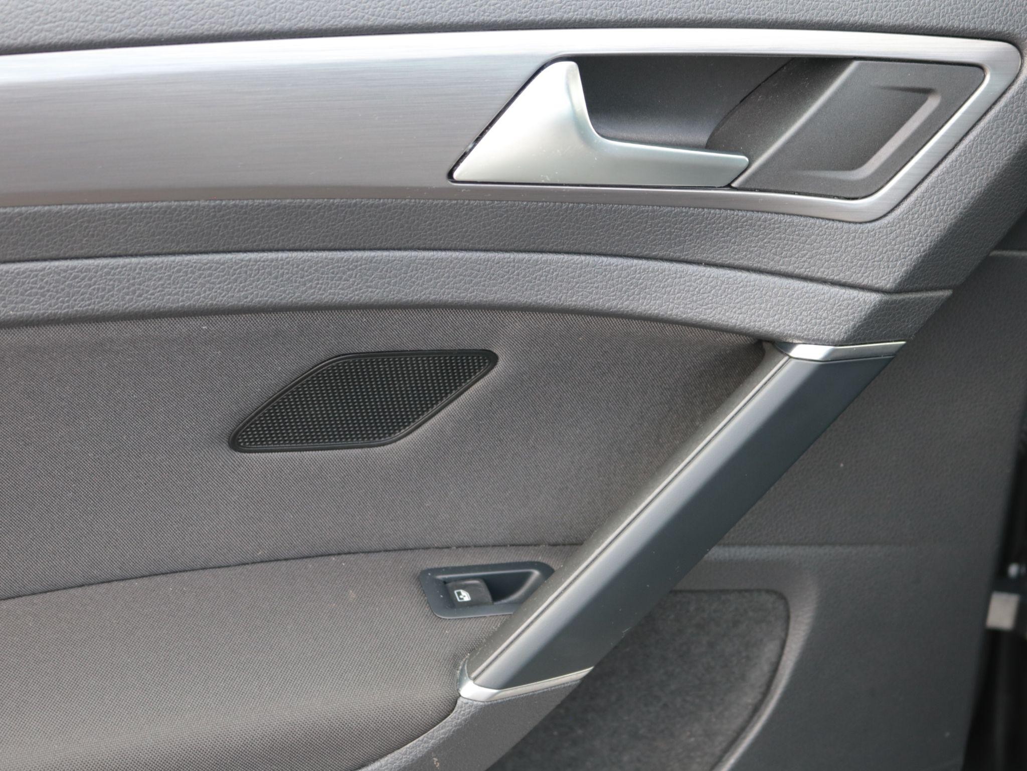 Volkswagen Golf Image 23