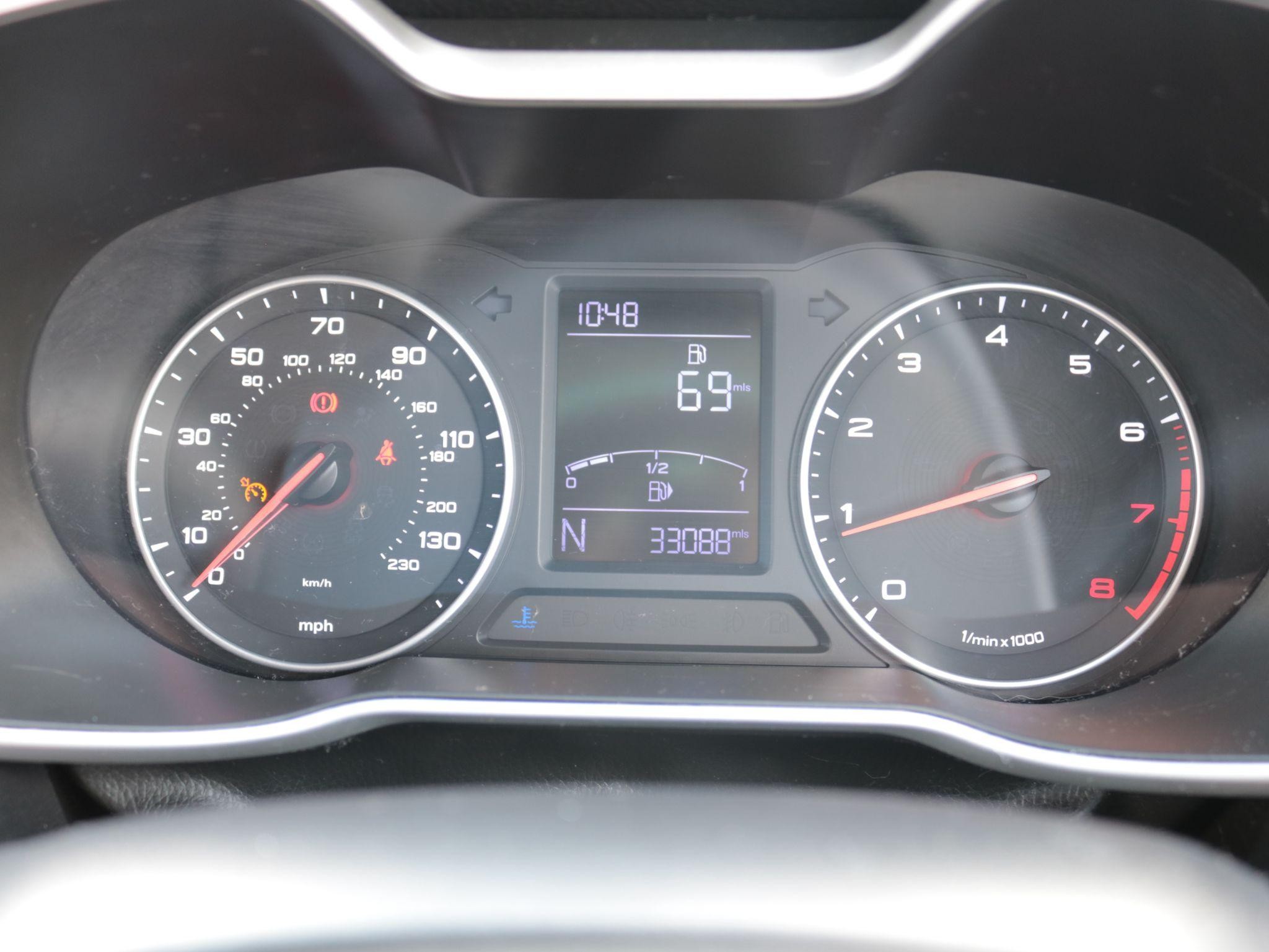 MG ZS Image 14