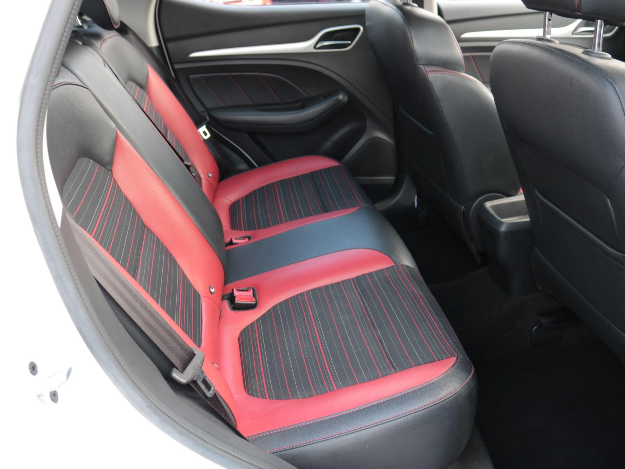 MG ZS Image 21