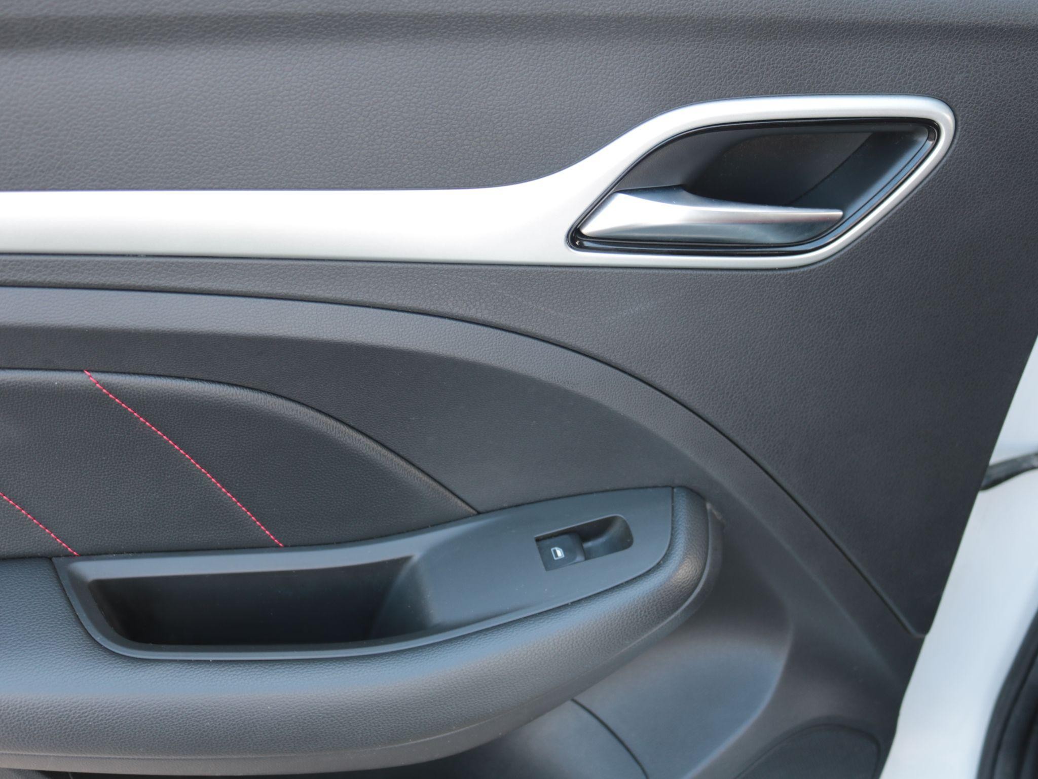 MG ZS Image 23