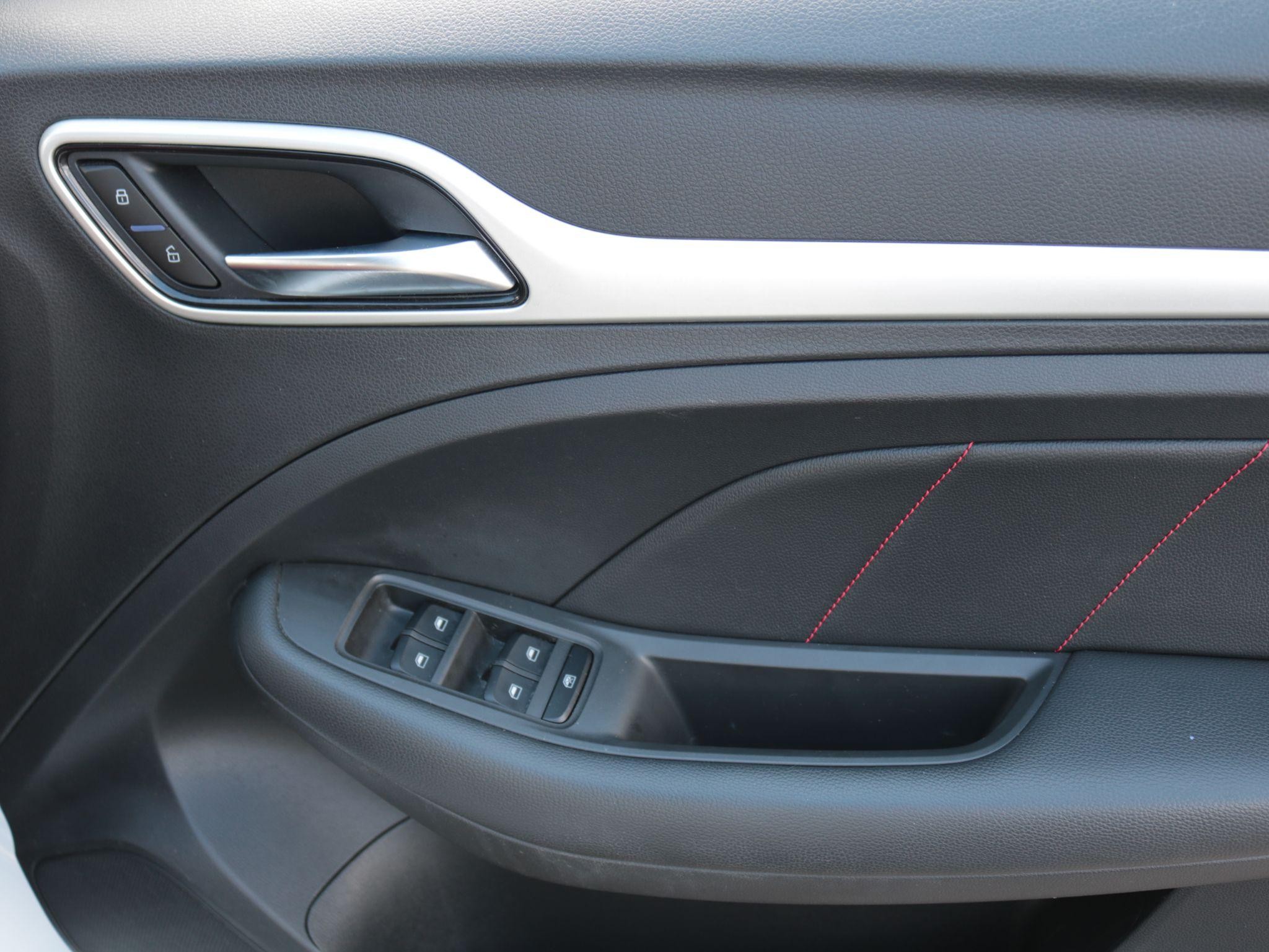 MG ZS Image 24